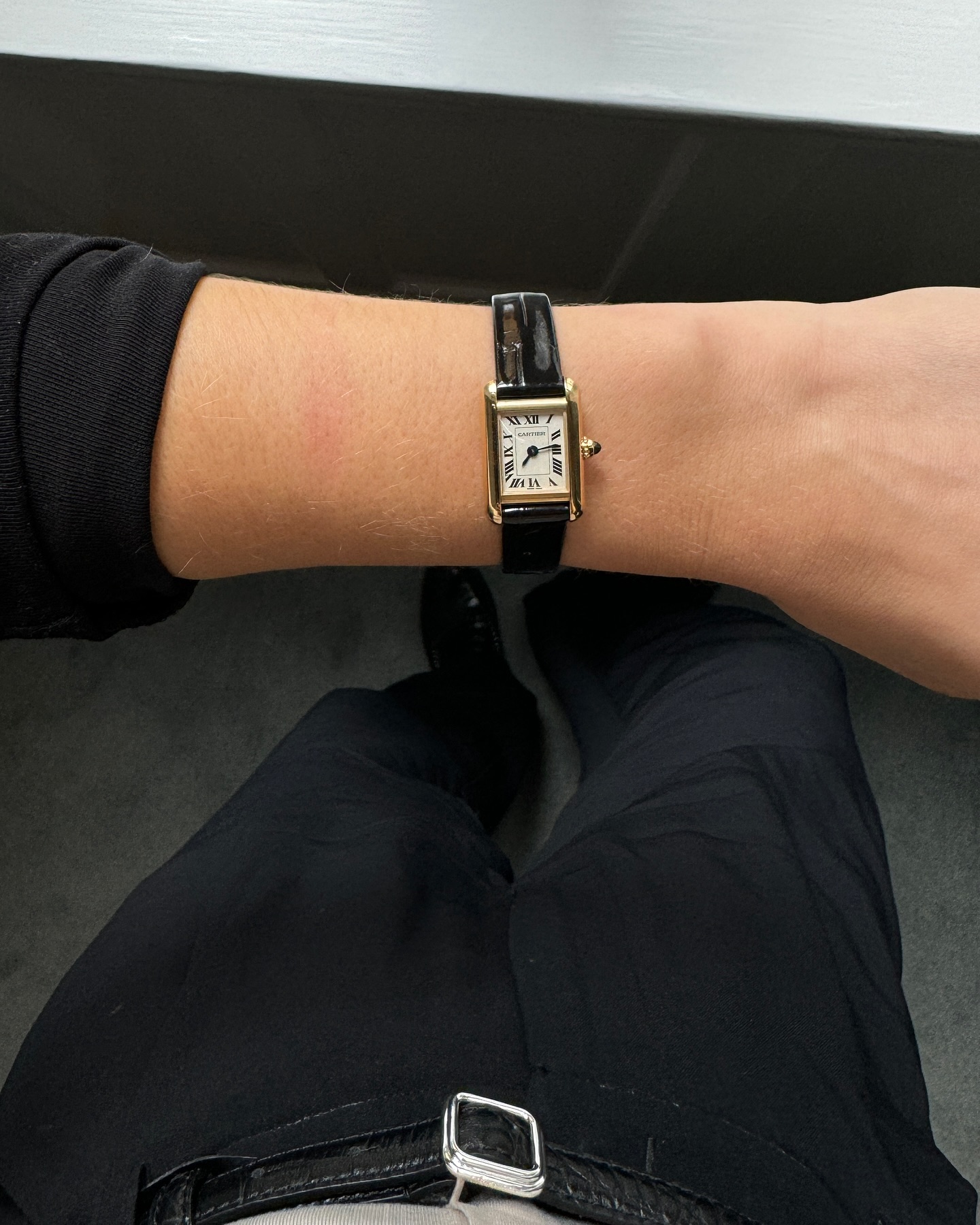 겨울엔 따뜻한🖤💛까르띠에 탱크 이미지