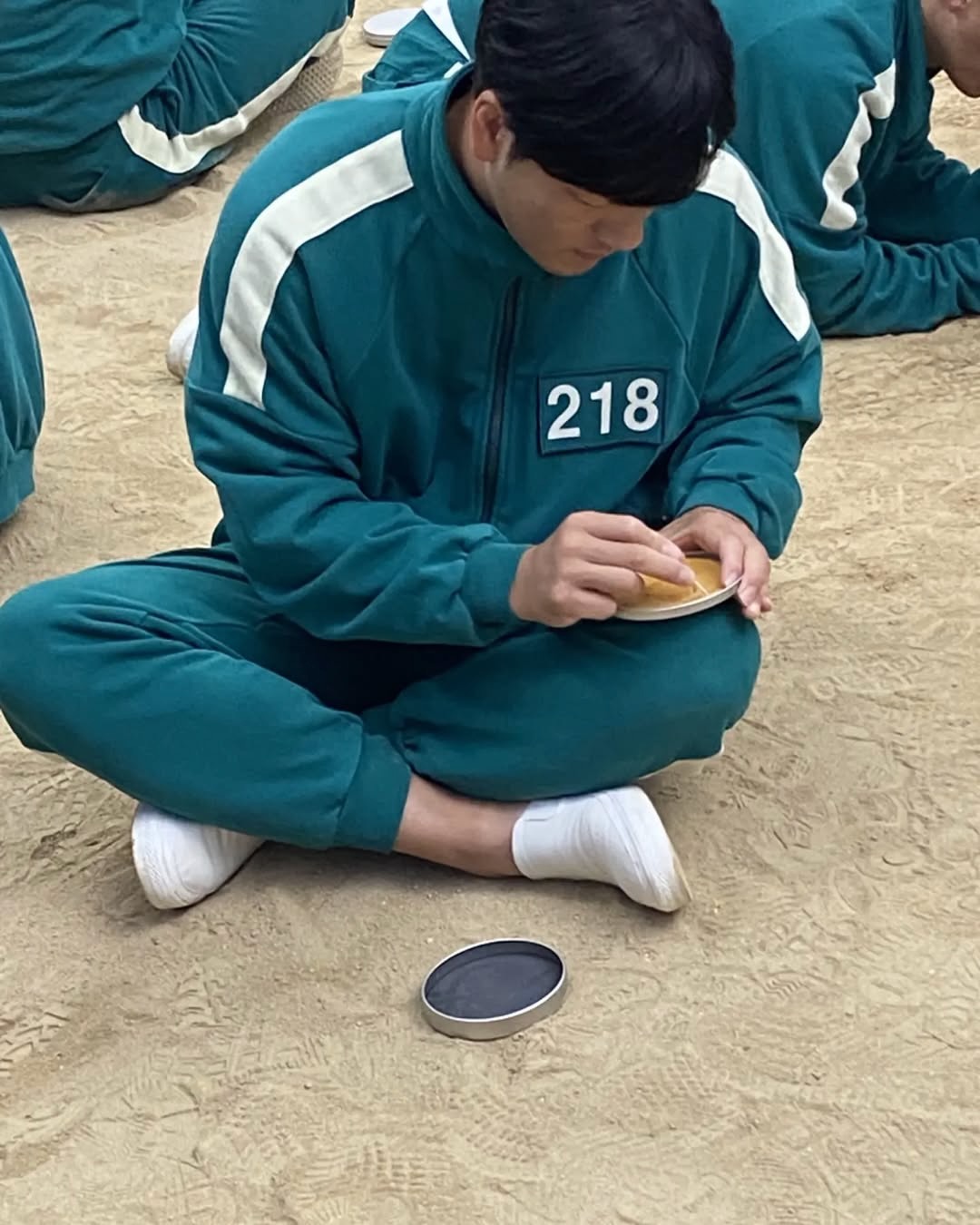 1 vs 2 🦑
뭐가 더 재미있었나요? 이미지8