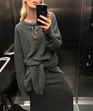요즘 날씨에 입기 좋은 니트 스커트🧶
예쁜데 편한건 덤😌🤍 이미지