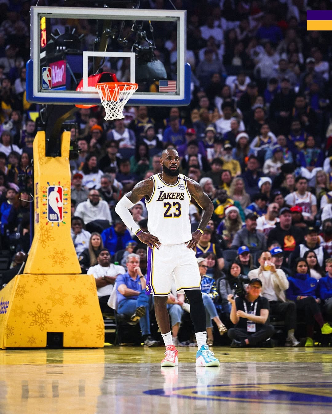 40살을 맞이한 릅신🏀
르브론 제임스는 10~40대까지 nba에서 뛴 첫번째 선수가 됐다. 이미지8
