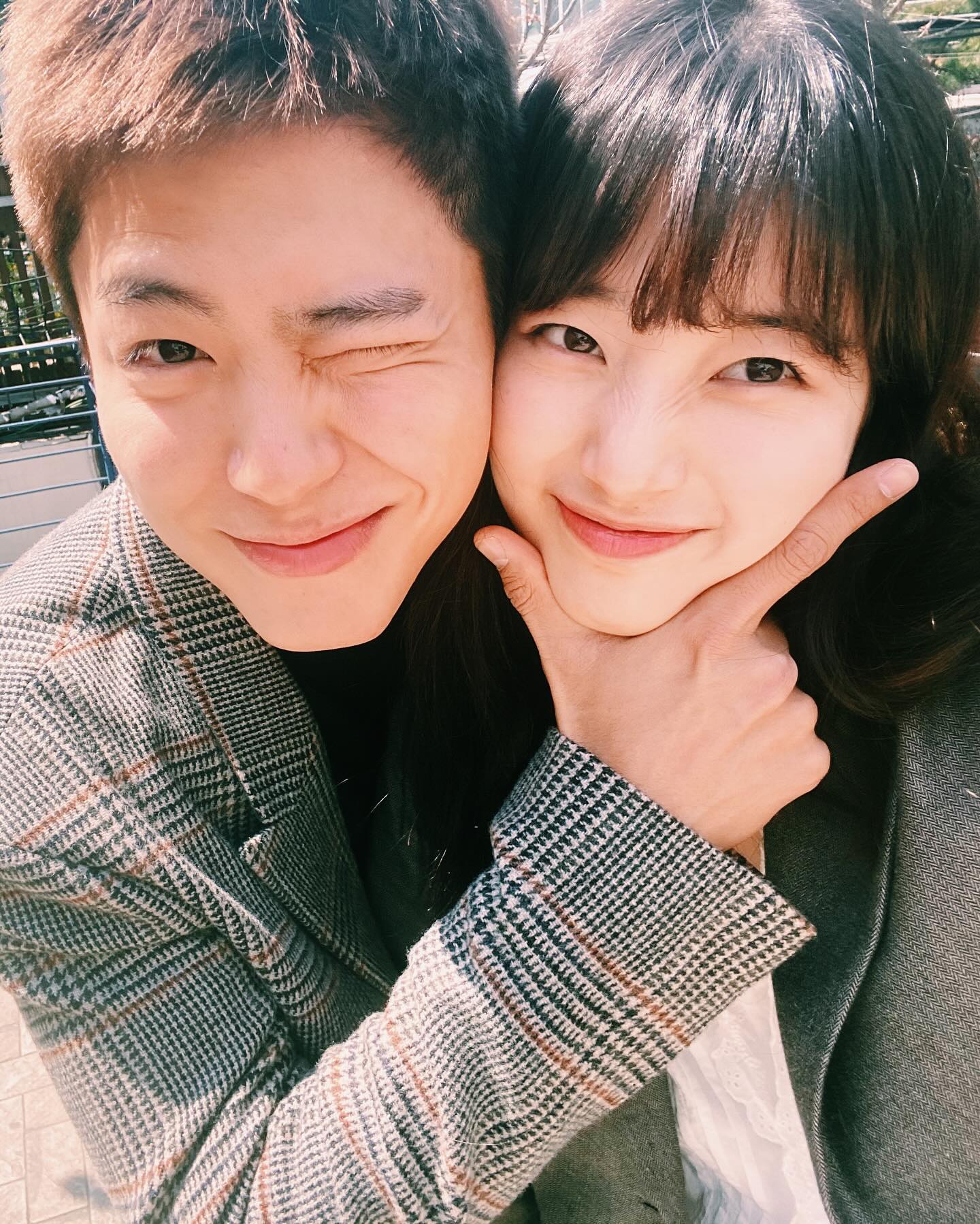 같은 그림체가 주는 편안함👩‍❤️‍👨
비슷한 얼굴상이 주는 안정감으로 많은 팬들의 사랑을 받은 작품 속 대표 커플 5❤️

1. 변우석x김혜윤

2. 박보검x수지

3. 최우식x김다미

4. 정해인x김고은

5. 송중기x박보영 이미지3