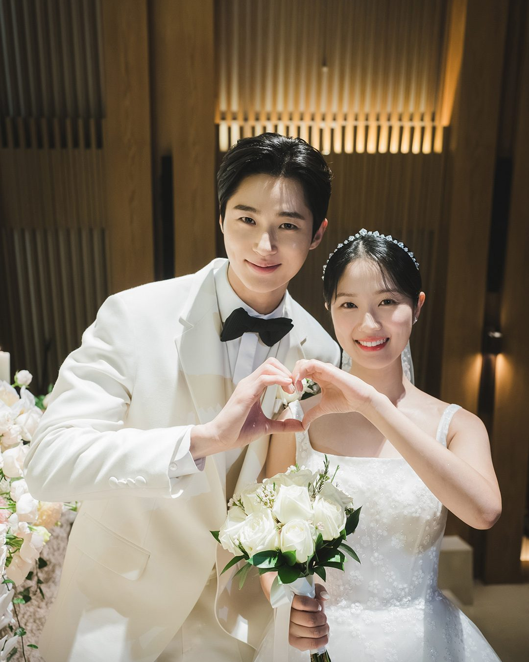 같은 그림체가 주는 편안함👩‍❤️‍👨
비슷한 얼굴상이 주는 안정감으로 많은 팬들의 사랑을 받은 작품 속 대표 커플 5❤️

1. 변우석x김혜윤

2. 박보검x수지

3. 최우식x김다미

4. 정해인x김고은

5. 송중기x박보영 이미지