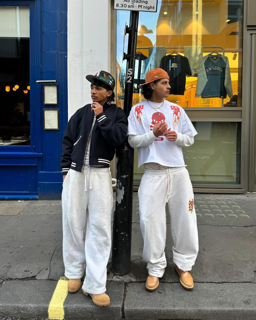 편하게 회색 스웻팬츠로☕️ 이미지