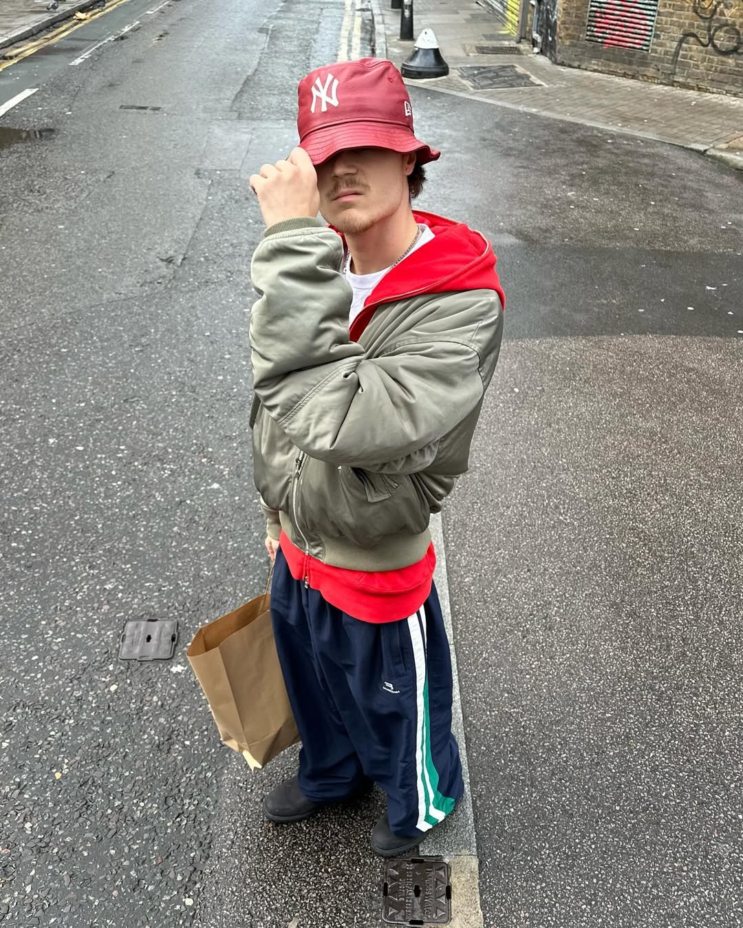 항공점퍼는 올리브가 국룰✈️ 이미지