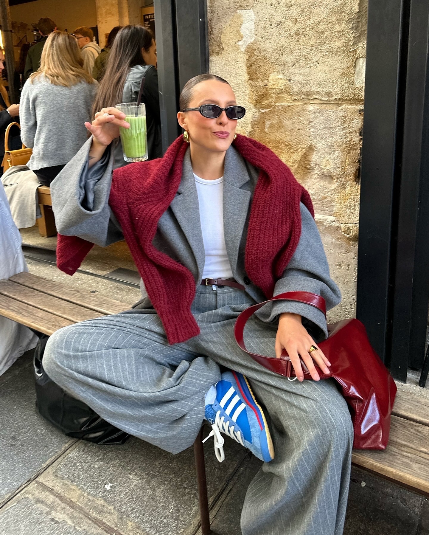 올해도 계속될 패션 키워드 5✅
국내외 셀럽들의 인스타그램 피드를 보면, 최신 패션 트렌드를 엿볼 수 있는데요. 그 중에서 2025년까지 계속해서 주목받을 패션 키워드 5가지를 소개합니다!
1. 롱 퍼자켓
2. 애니멀 프린트
3. 버건디
4. 스웨이드 소재
5. 주얼리 레이어드 이미지8