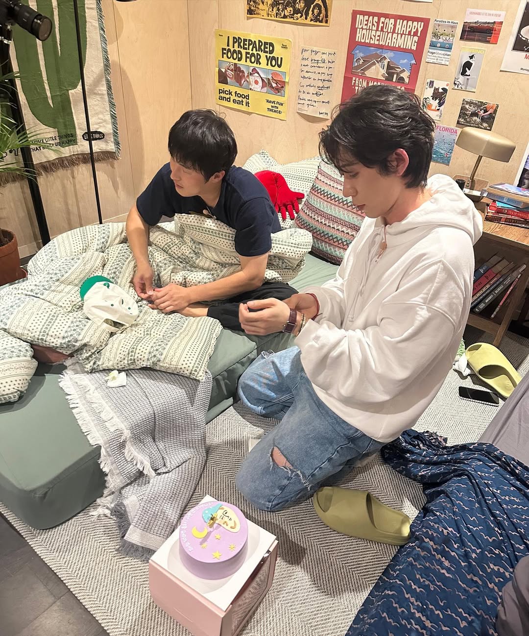 연청엔 화이트로👖 이미지5