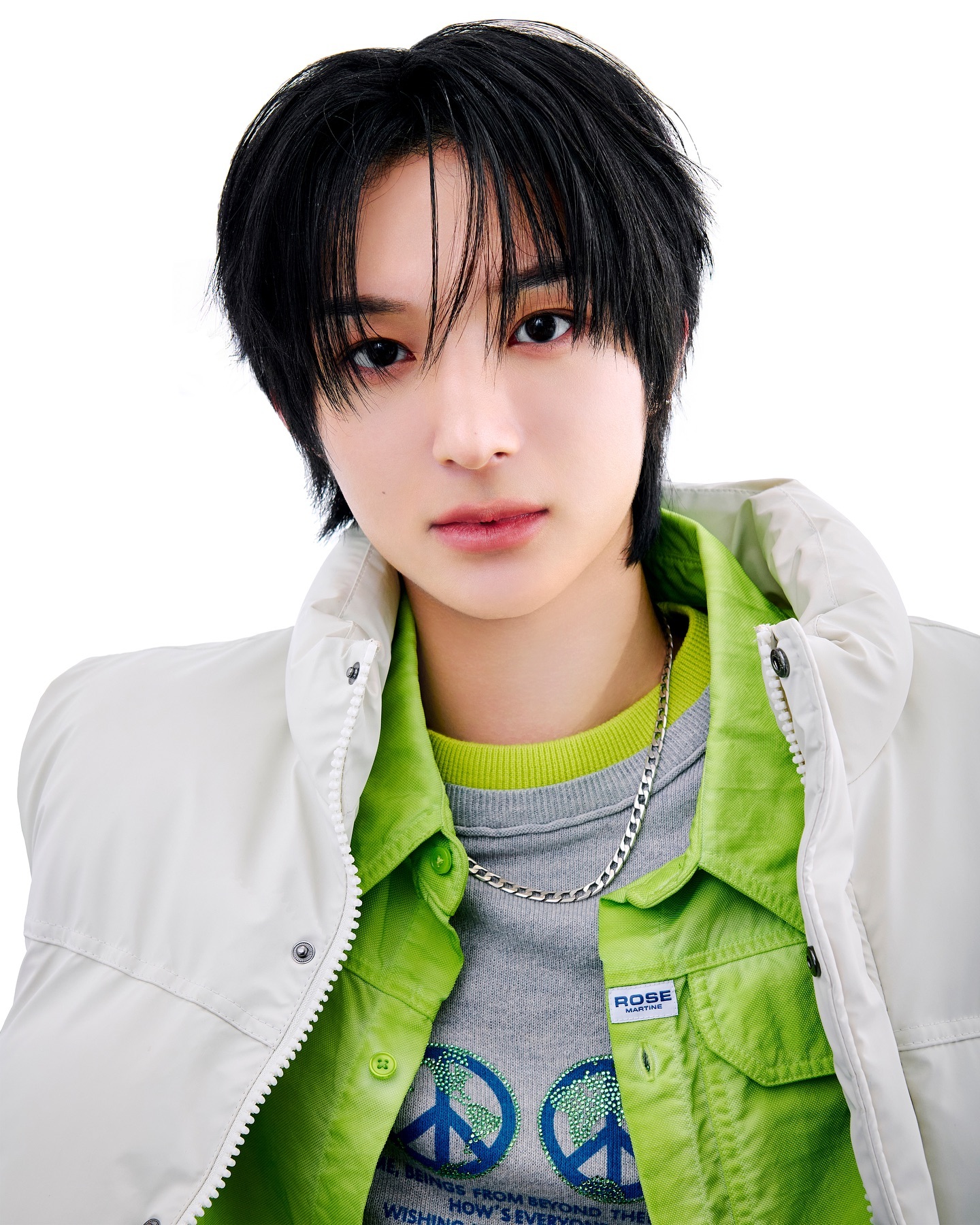 JYP의 신인 남자 그룹 킥플립🔍

JYP엔터테인먼트의 차세대 남자 아이돌이 공개되었습니다. 2004년생부터 2007년생까지 한국인과 일본인으로 이루어진 7인조 그룹입니다. 연습생 기간이 약 10년에 가까운 멤버도 포함된 만큼, 실력 또한 기대가 되는데요. 팀명은 ‘킥플립’으로, 발끝으로 보드를 360도 회전시켜 앞으로 나아가는 기술을 이야기합니다. ‘킥플립’의 의미처럼 기존의 것에 얽매이지 않고 새롭게 활약하겠다는 포부를 담았습니다.

사진 2부터 차례대로 계훈, 아마루, 동화, 주왕, 민제, 케이주, 동현의 프로필 사진입니다. 여러분의 원픽 멤버가 있나요? 있다면 어떤 멤버인가요?

1월 20일, 킥플립의 첫 미니 앨범 ‘Flip it, Kick it!’이 발매됩니다. 미리 먼저 만나보고 싶으시다면, 마지막 슬라이드로 넘겨 선공개된 수록곡‘응 그래’ 뮤직비디오를 감상해보세요! 이미지3