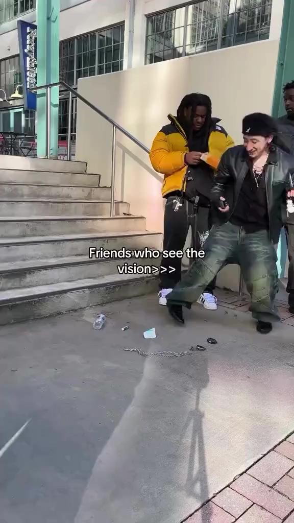 친구들이랑하면 재밌음👅 이미지