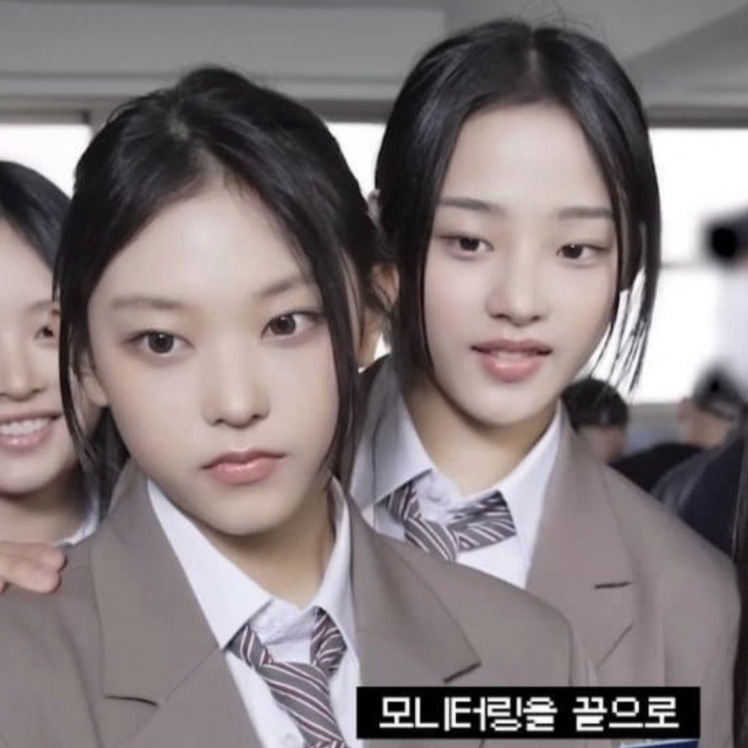 레전드 얼굴합👩‍❤️‍👩온미녀x냉미녀

그룹 내에서 서로 다른 매력을 가진 멤버들이 유독 잘 어울리는 경우가 있는데요. 그 중에서도 '레전드'로 불리는 걸그룹 멤버들의 얼굴합을 준비해봤습니다.✨

1. 에스파 카리나 x 윈터
2. 뉴진스 민지 x 해린
3. 블랙핑크 제니 x 지수
4. 아이브 장원영 x 안유진
5. 에프엑스 크리스탈 x 설리 이미지4
