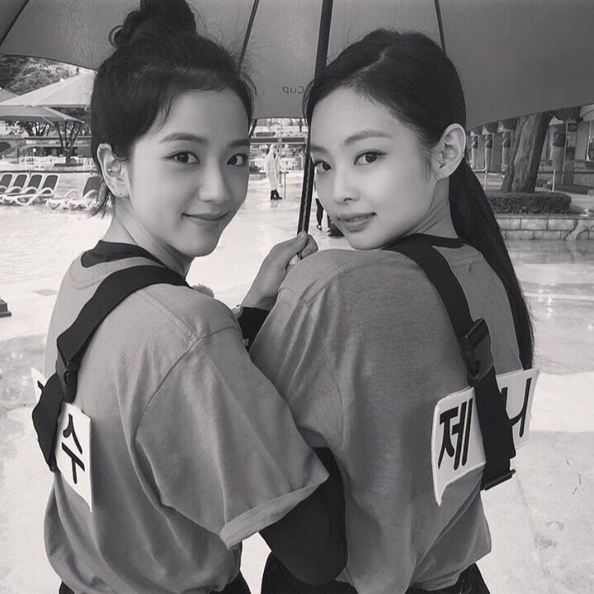 레전드 얼굴합👩‍❤️‍👩온미녀x냉미녀

그룹 내에서 서로 다른 매력을 가진 멤버들이 유독 잘 어울리는 경우가 있는데요. 그 중에서도 '레전드'로 불리는 걸그룹 멤버들의 얼굴합을 준비해봤습니다.✨

1. 에스파 카리나 x 윈터
2. 뉴진스 민지 x 해린
3. 블랙핑크 제니 x 지수
4. 아이브 장원영 x 안유진
5. 에프엑스 크리스탈 x 설리 이미지5