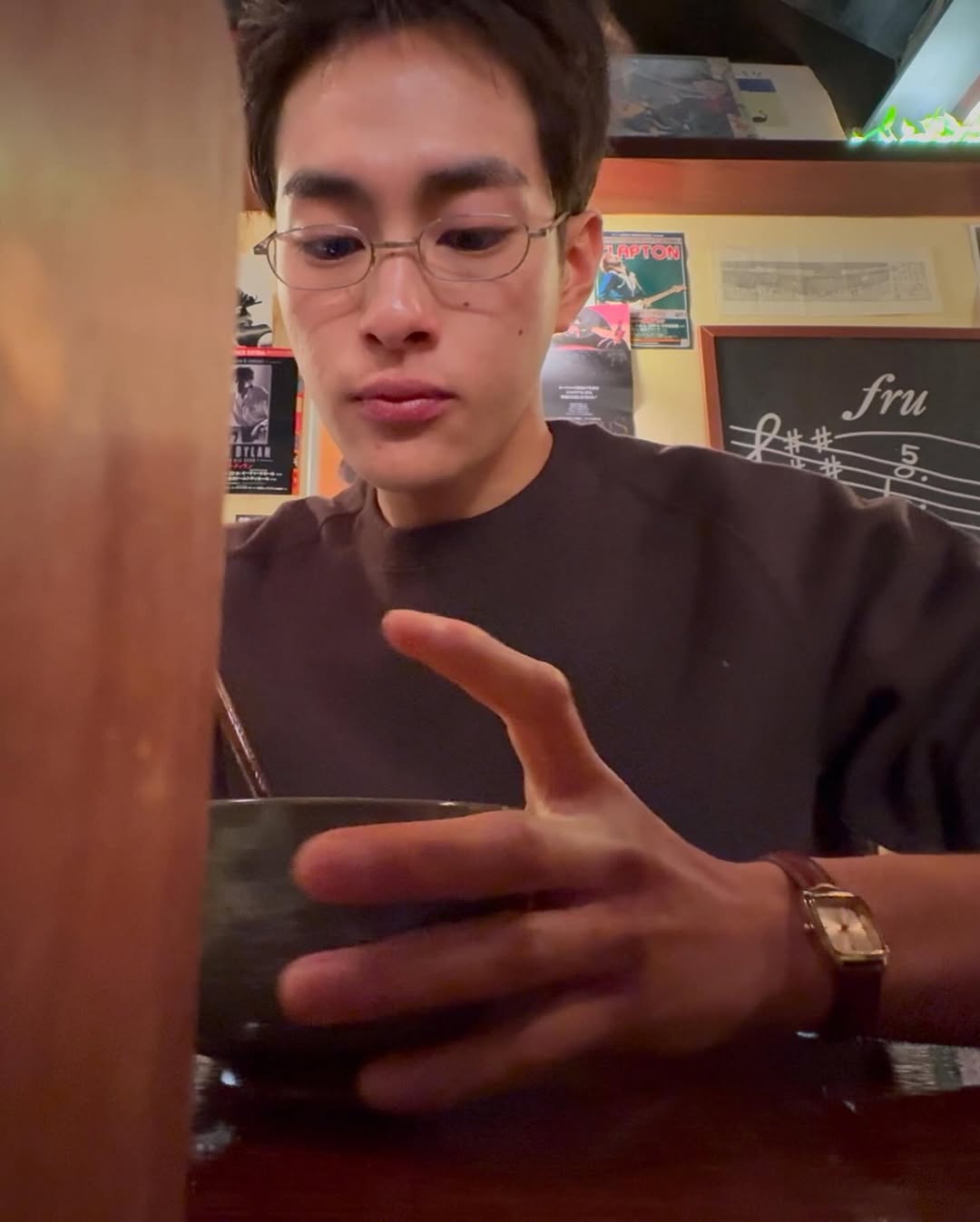 뿔테 안경이 지겹다면? 👓 이미지