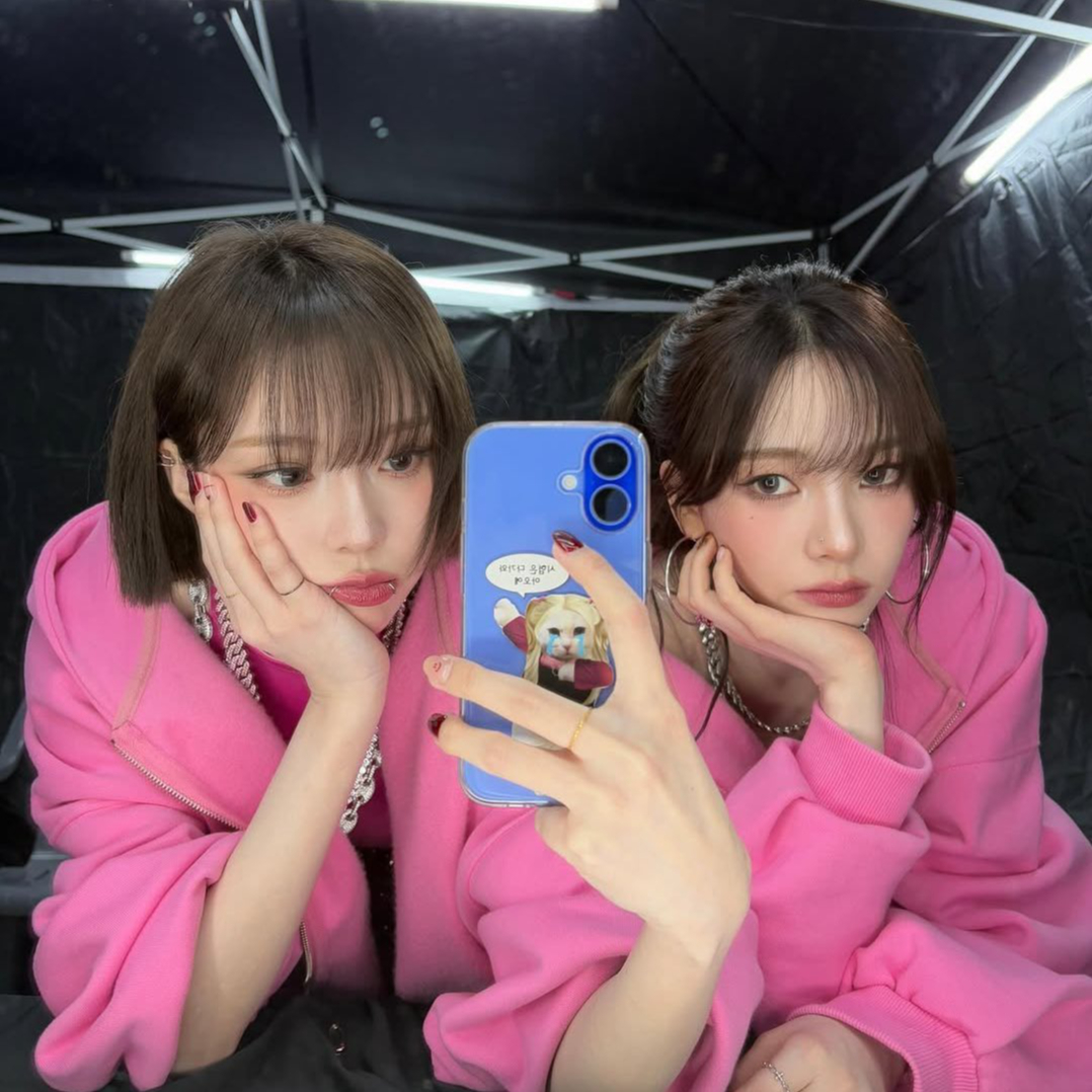 레전드 얼굴합👩‍❤️‍👩온미녀x냉미녀

그룹 내에서 서로 다른 매력을 가진 멤버들이 유독 잘 어울리는 경우가 있는데요. 그 중에서도 '레전드'로 불리는 걸그룹 멤버들의 얼굴합을 준비해봤습니다.✨

1. 에스파 카리나 x 윈터
2. 뉴진스 민지 x 해린
3. 블랙핑크 제니 x 지수
4. 아이브 장원영 x 안유진
5. 에프엑스 크리스탈 x 설리 이미지1