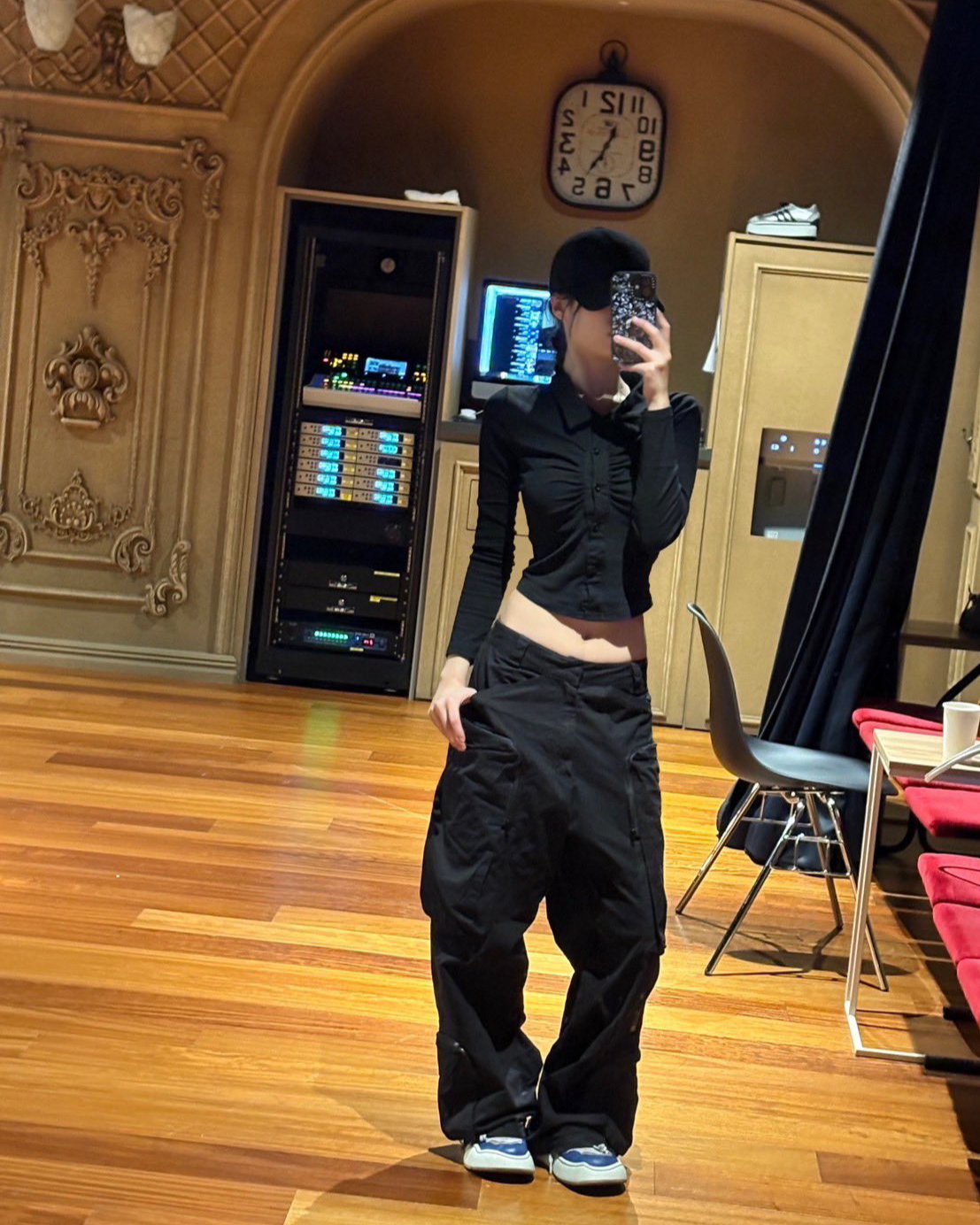 베몬 아현의 몸매 비결은 러닝?🏃‍♀️
평소 런닝머신 속도 10으로 두 시간 뛴다는 베이비몬스터 @아현❤️ 이미지5