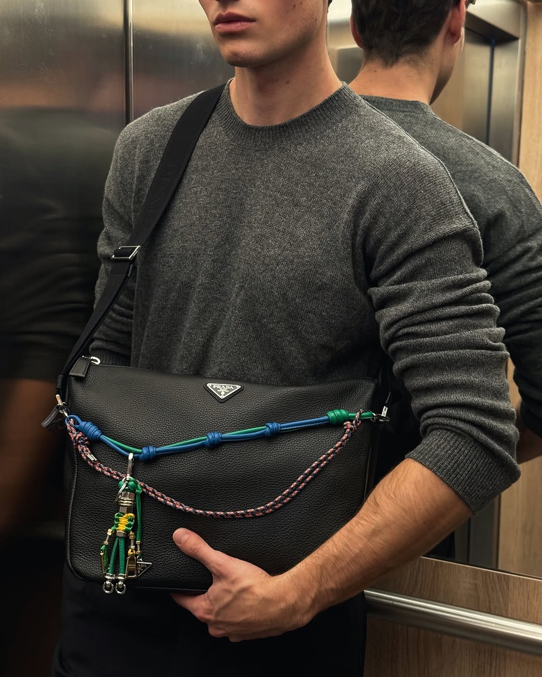 영롱한 역삼각형🔽 이미지