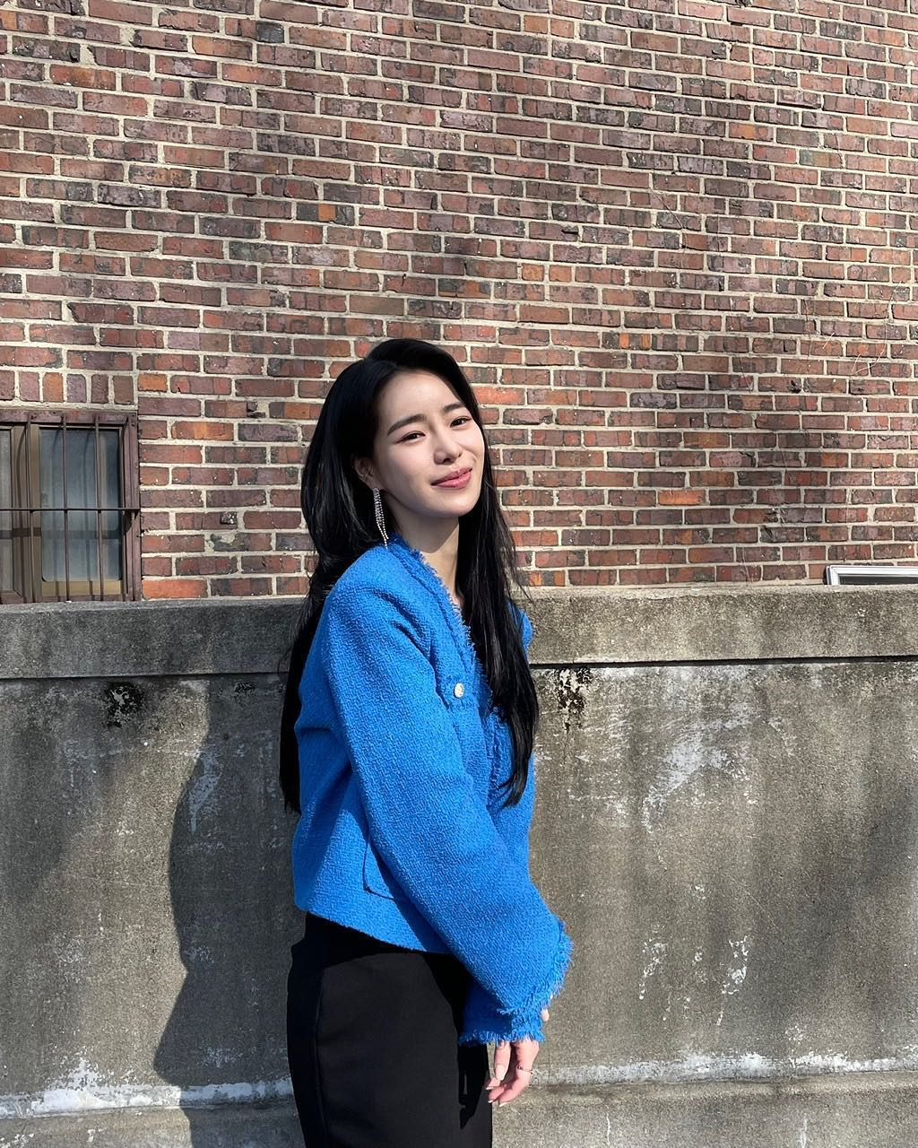 퍼스널컬러로 본 사계절 셀럽들☀️

퍼스널컬러 하나만 알아도 나에게 맞는 스타일을 찾을 수 있어 많은 사람들이 관심을 가지는 주제인데요. 그래서 준비한, 퍼스널 컬러별 대표하는 셀럽들을  소개합니다.❤️ 자신에게 어울리는 컬러를 찾아, 찰떡같은 스타일링에 도전해보세요!

1. 봄
라이트 - 윤아
브라이트 - 아이유

2. 여름
라이트 - 아이린
뮤트 - 문채원

3. 가을
뮤트 - 이성경
딥 - 제니

4. 겨울
브라이트 - 선미
딥 - 임지연 이미지8