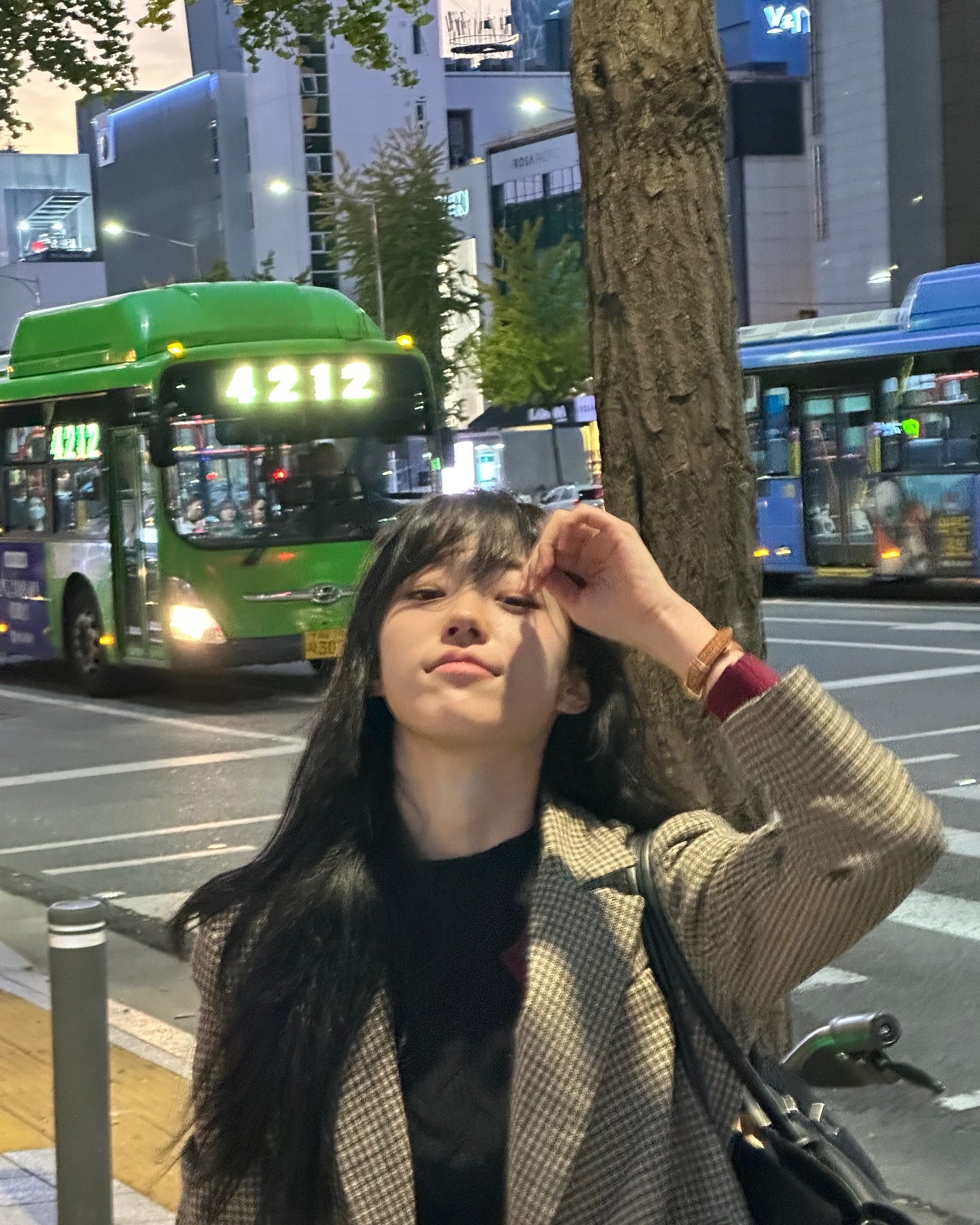 노윤서의 이모저모 일상❤️
발렌시아가 시티백 유행하겠는데? 이미지