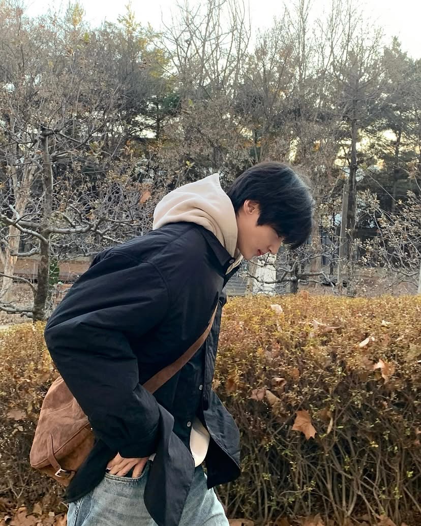 내 이상형은 후드티💙🖤남친님 이미지