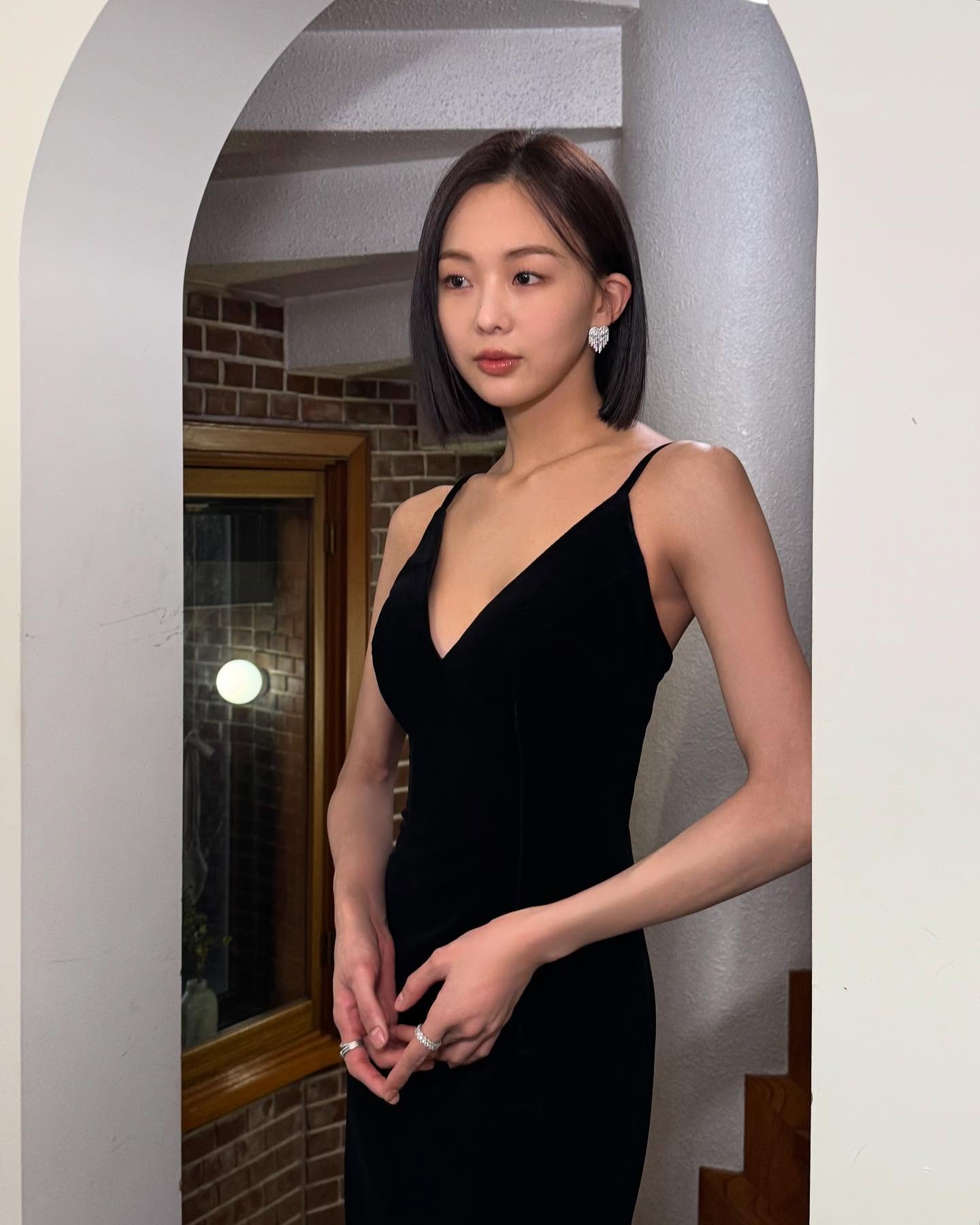 요즘 셀럽들은 칼단발 홀릭🖤✨ 이미지3