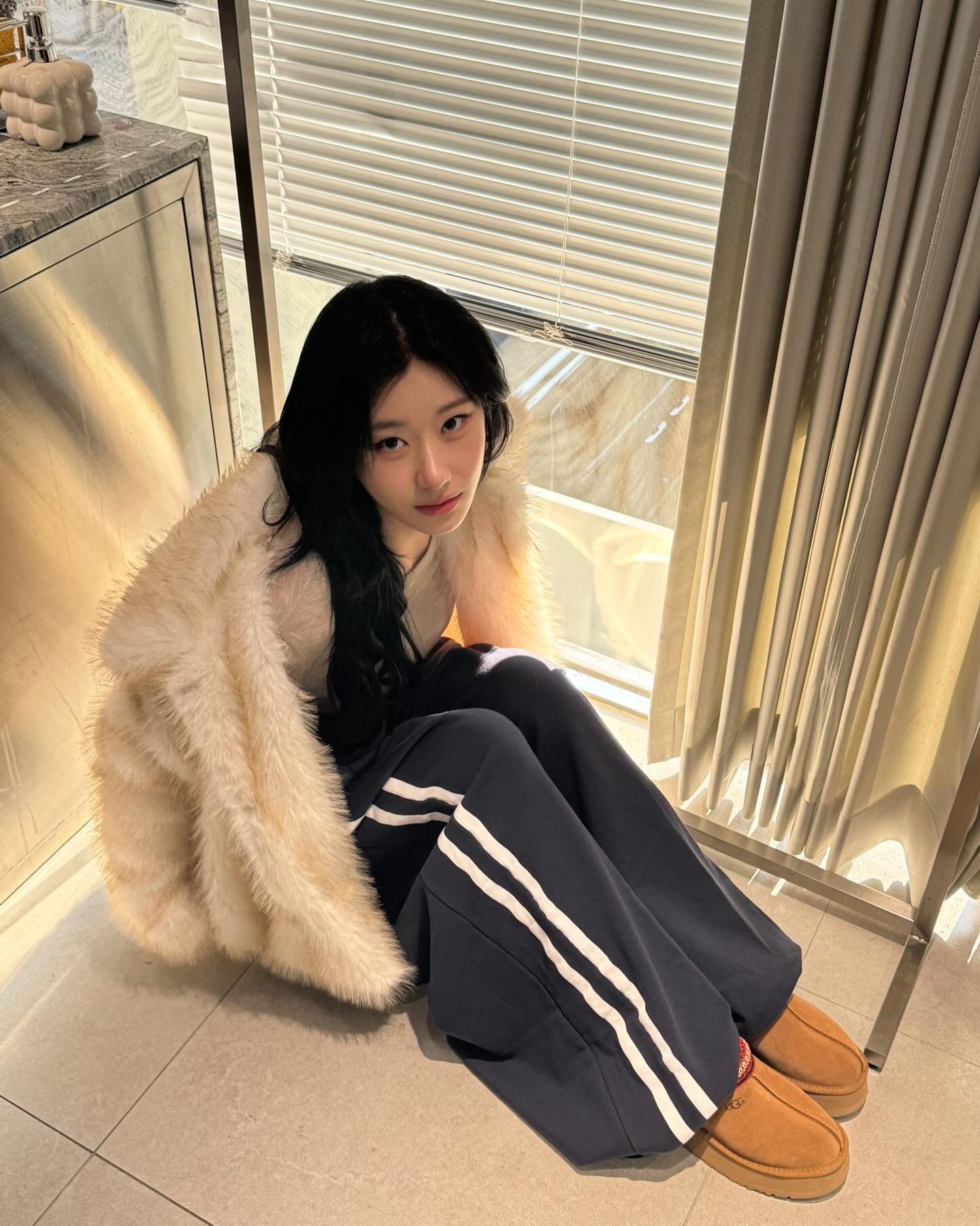 이번주는 어그로 살아남기🤎
트레이닝 팬츠와 함께 매치해 더 편하게✨ 이미지