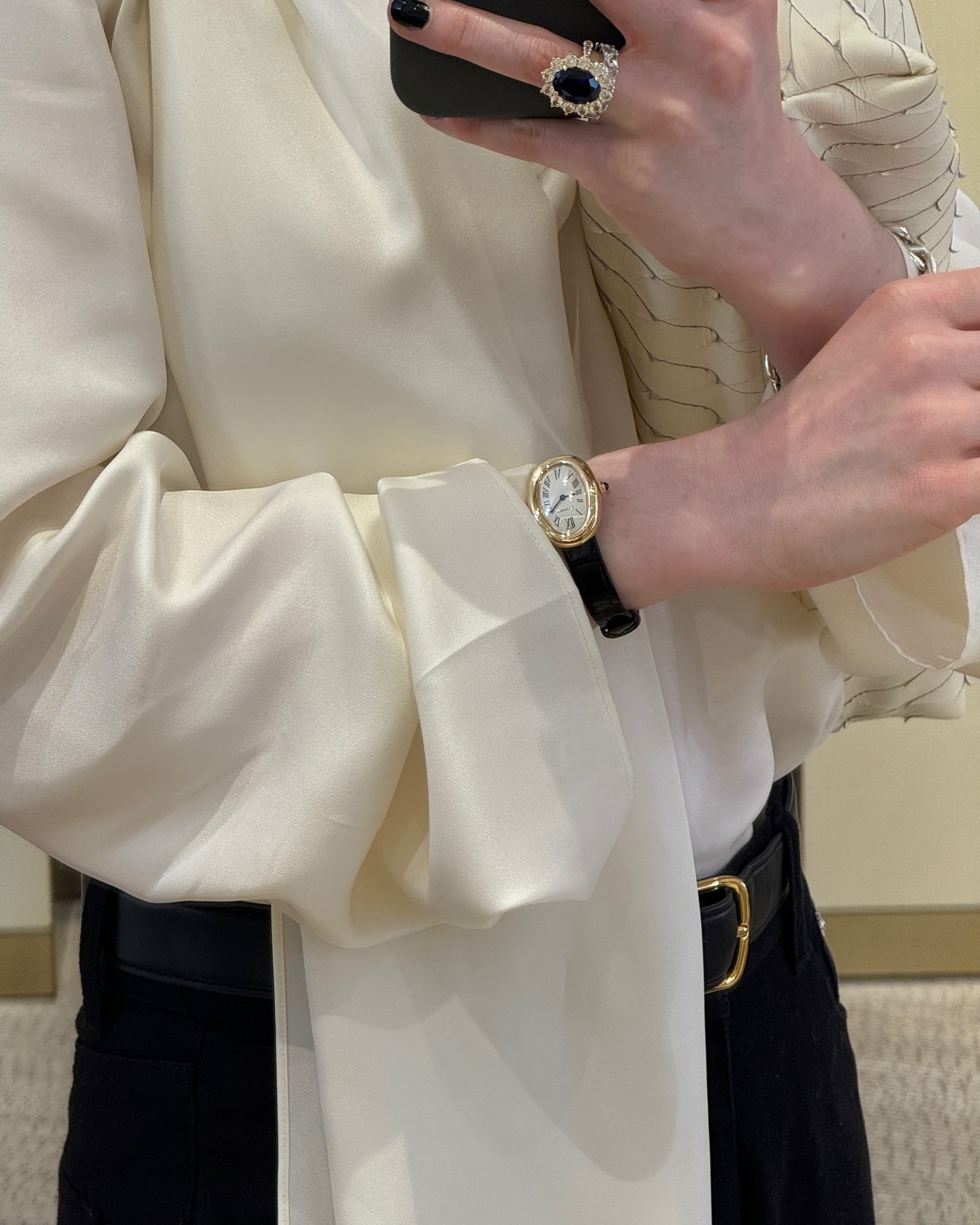 미니멀룩에 찰떡인 까르띠에 시계⌚️✨ 이미지5