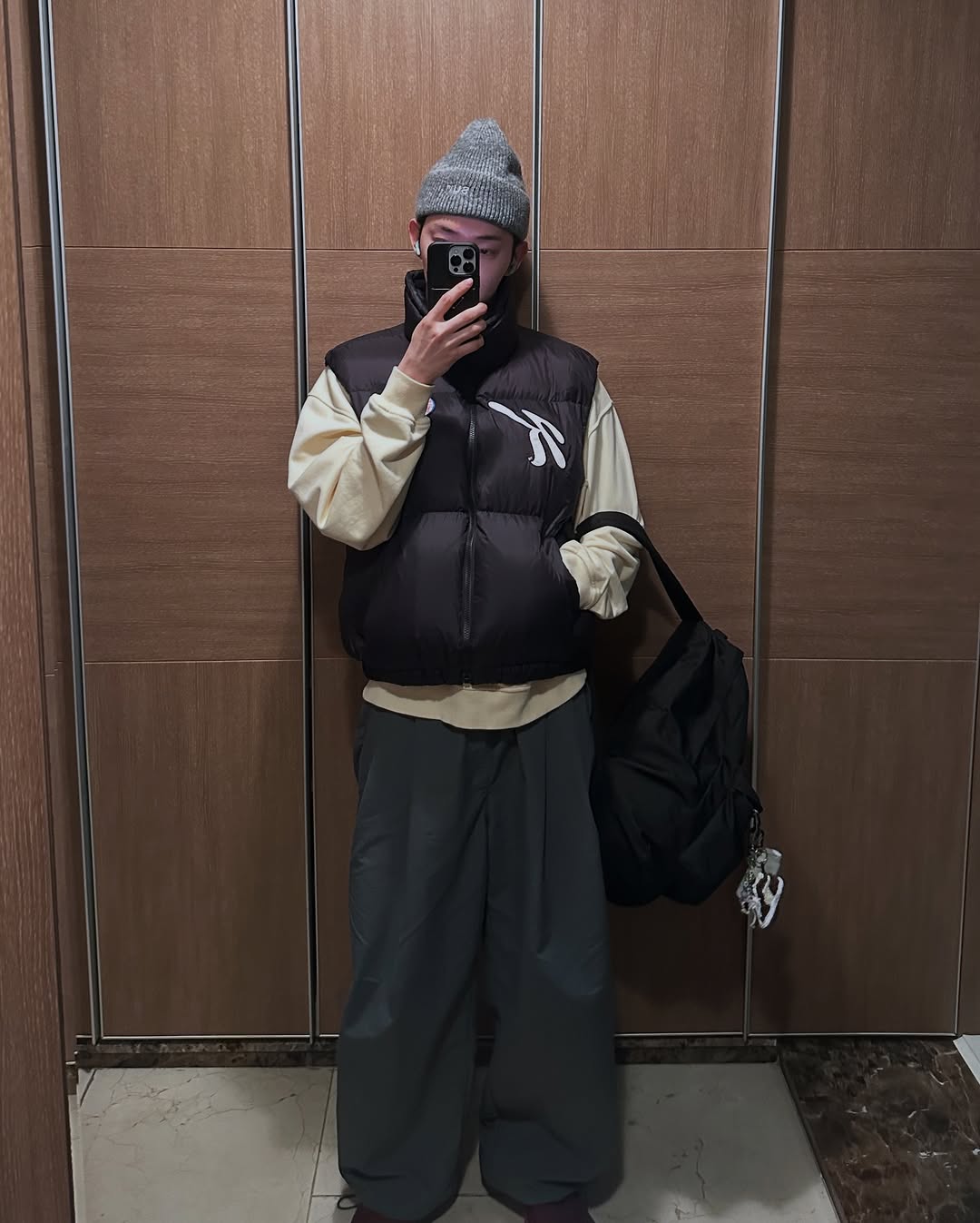 패딩 조끼로 든든하게🧖🏼‍♂️ 이미지