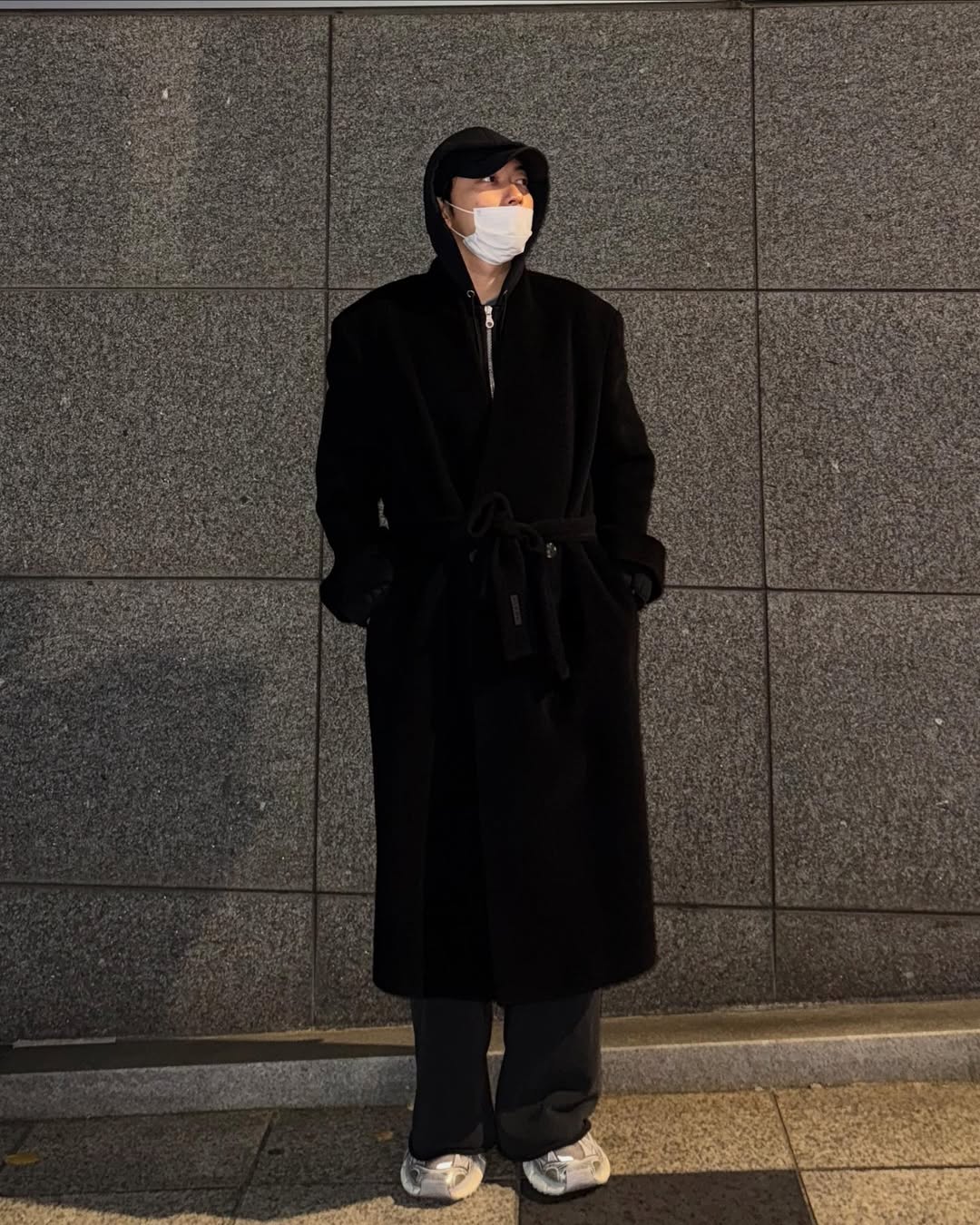 코트에 볼캡으로 포인트🧢 이미지6