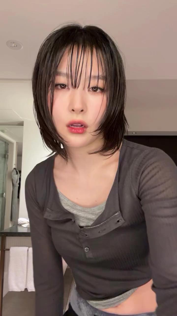 언니..더 올려줘요..❤️‍🔥
계속 보고싶은 춤선 @슬기 이미지