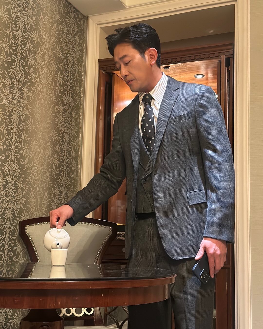 역시 남자는 수트지🤵🏻 이미지