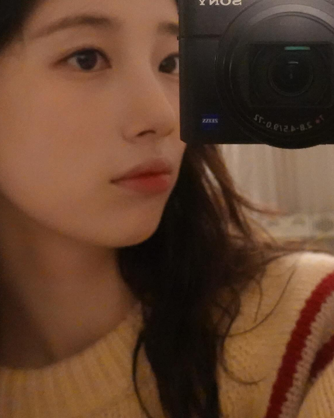 머리부터 발끝까지 셀린 숮🤎✨
캐주얼한데 고급진 느낌 찰떡이잖아🤍 이미지