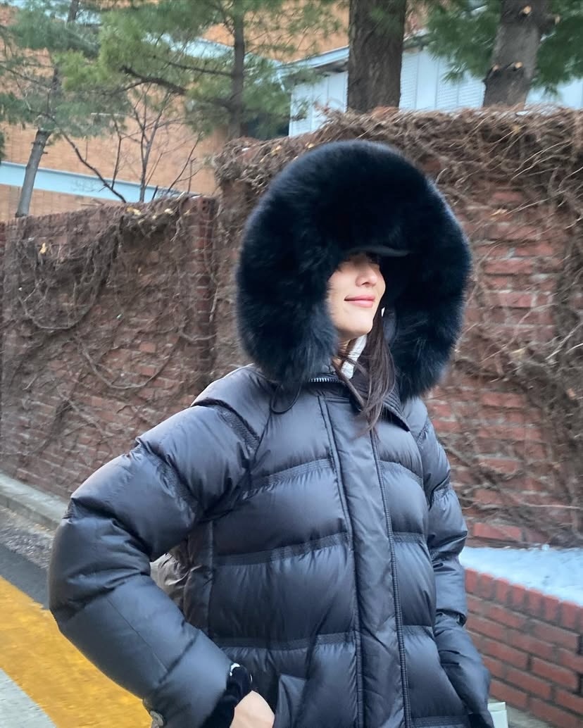 요즘 러블리 모범패딩🖤🤍표예진 이미지6