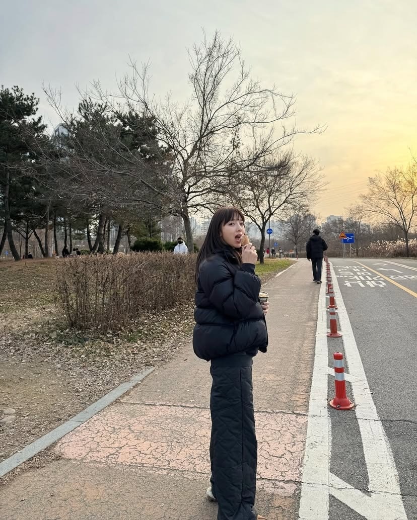 요즘 러블리 모범패딩🖤🤍표예진 이미지4