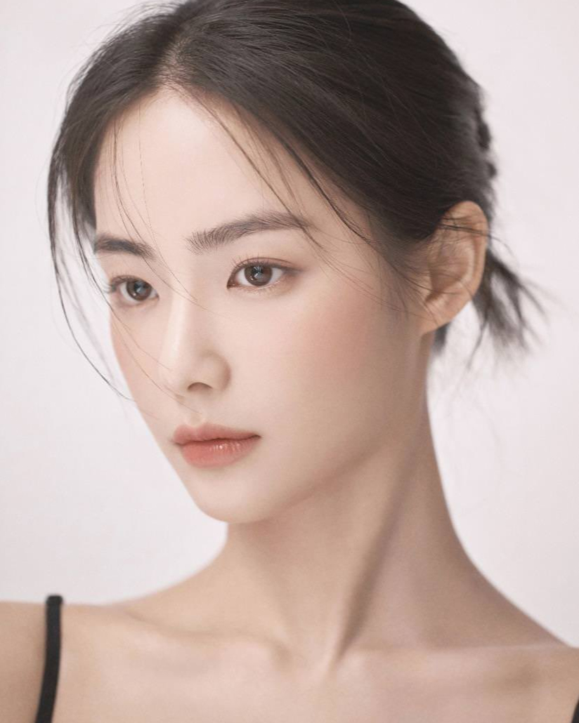 꽃사슴상들만 있다는 이 소속사🦌🌷

고윤정이 소속된 MAA 회사는 꽃사슴 같은 미모를 가진 배우들이 많이 소속된 곳으로 유명한데요. 어떤 배우들이 이 회사에 속해 있는지 함께 알아볼까요?✨

1. 고윤정

2. 홍수주

3. 성지영

4. 노윤서

5. 정다빈 이미지2