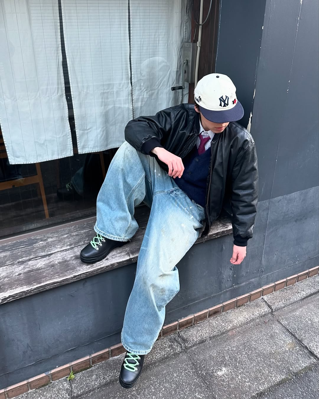 깔끔하게 흰/곤 캡으로🧢 이미지