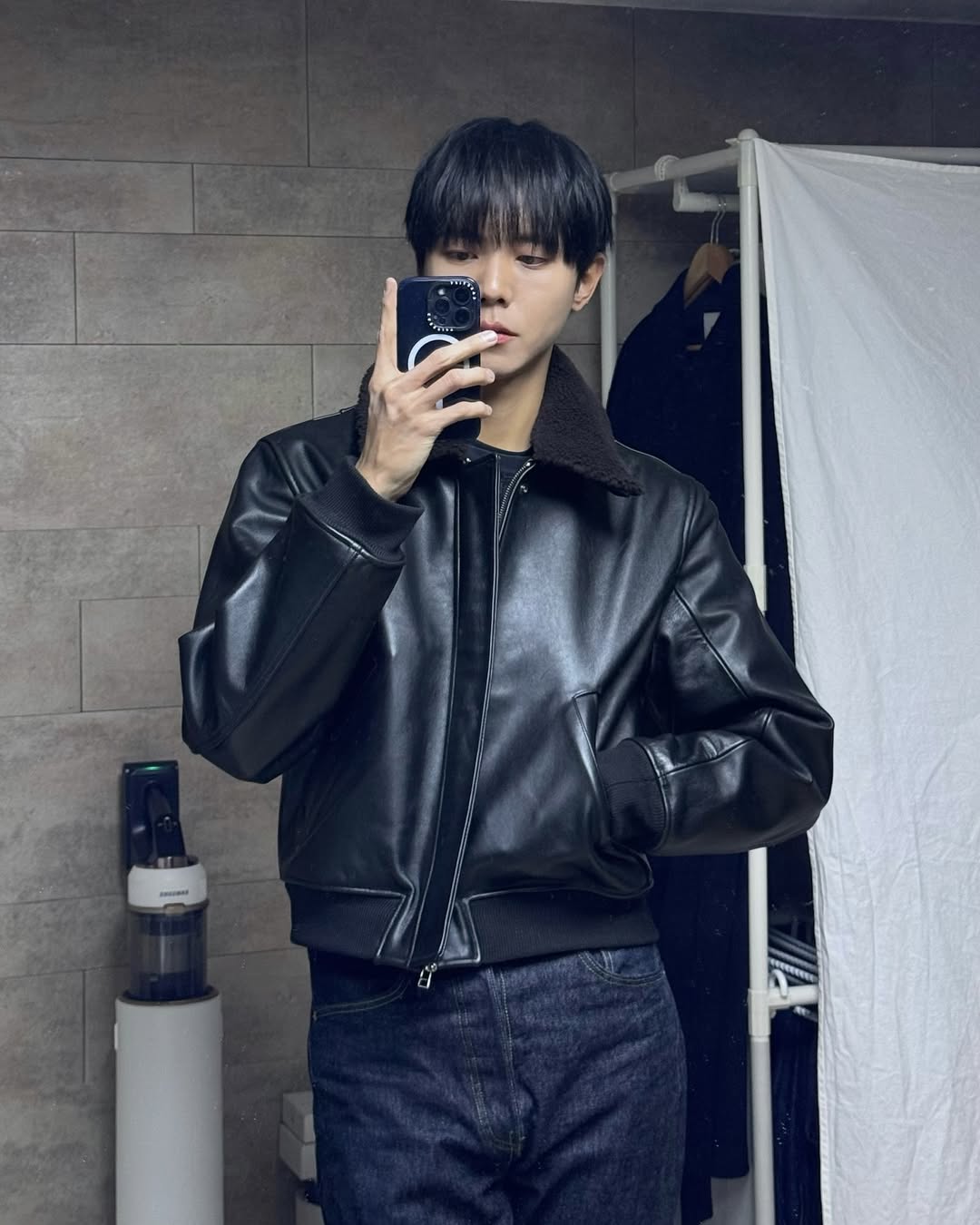 추워도 레더는 포기못해🥶 이미지