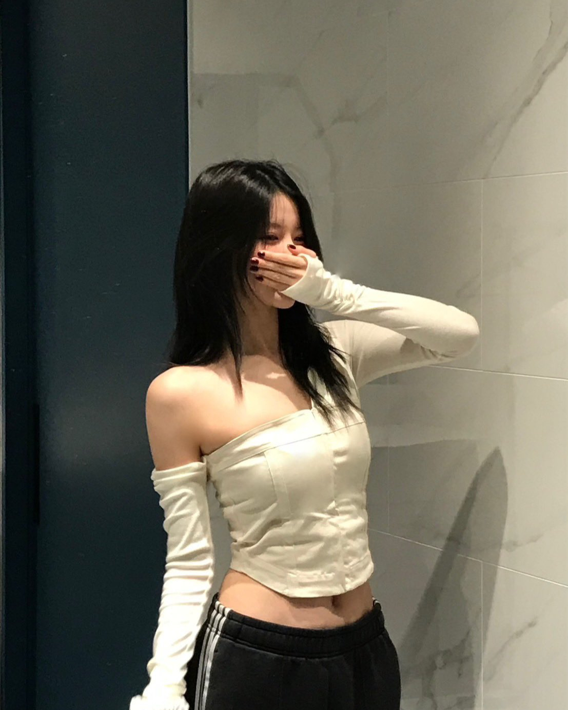 떠오르는 사복 강자🖤✨베몬 아사
아사의 타고난 미감이 돋보이는 사복 스타일링 모음.zip 이미지4