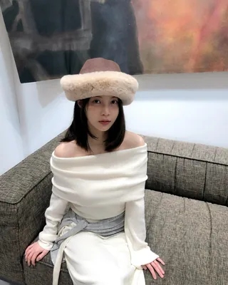 청순한 듯 세련된🤍✨화이트 니트 이미지