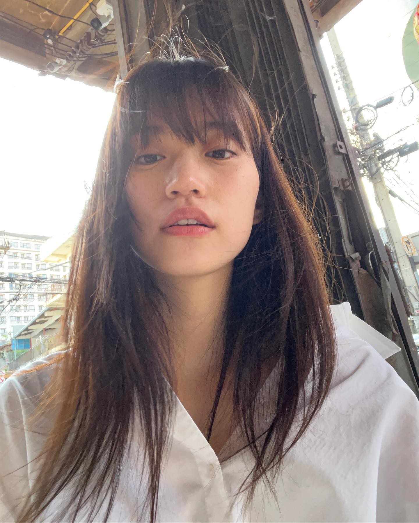 제일 어려운 부시시 헤어 달인🖤
김도연의 미니멀한 무드를 완성하는 헤어스타일 모음🌿 이미지8