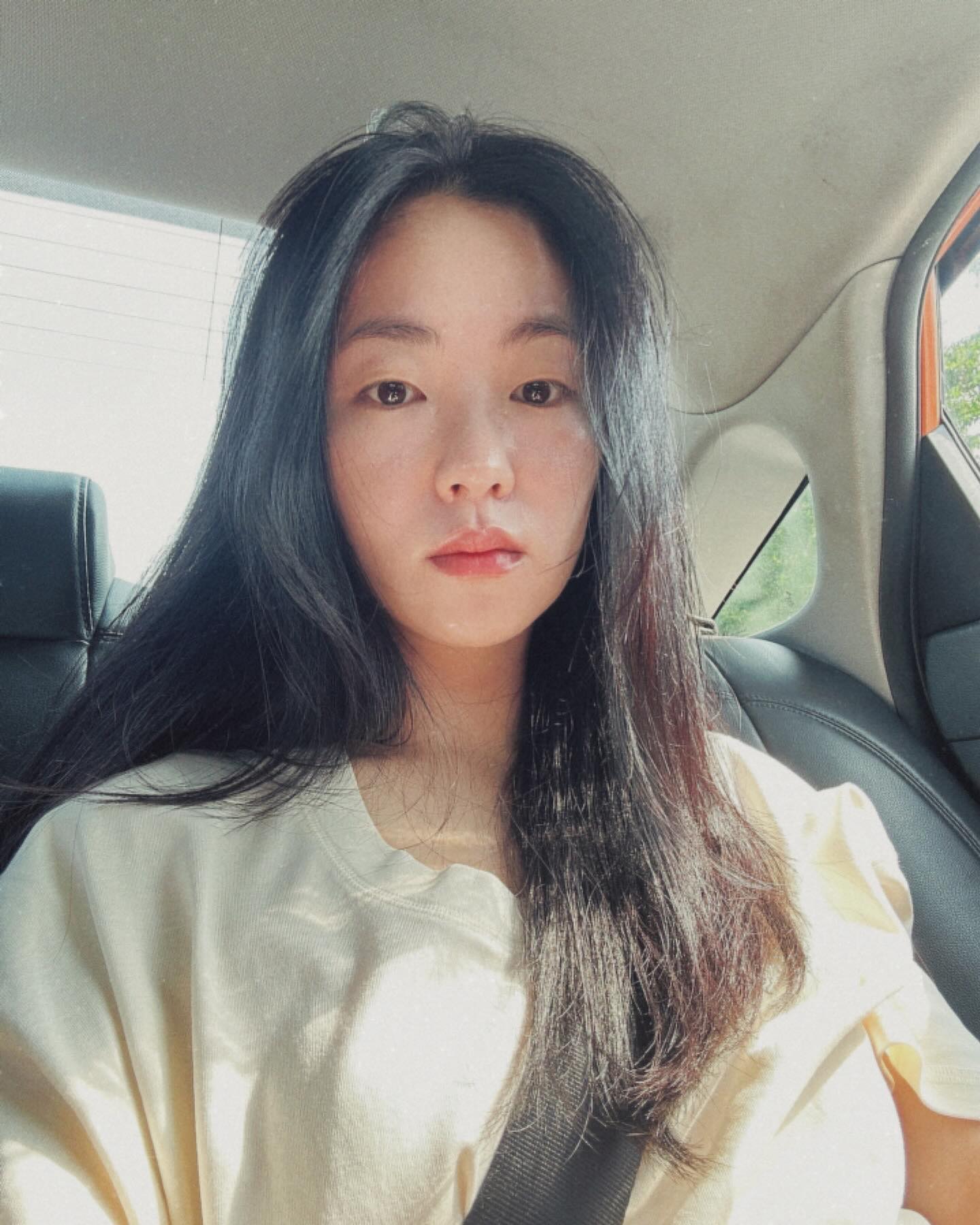 연기하기 좋은 얼굴을 가진 셀럽 5

배우상을 떠올릴 때, 어떤 얼굴이 가장 먼저 떠오르시나요? 대게 다양한 역할을 자유자재로 소화할 수 있는 얼굴, 즉 연기에 적합한 자연스러운 '마스크'를 가진 배우를 생각하게 되죠. 그렇다면 청순하고 내추럴한 매력을 지니면서도, 여러 캐릭터를 완벽하게 소화할 수 있는 연기력까지 갖춘 스타는 누가 있을 지 함께 알아볼까요?❤️

1. 이솜
2. 김고은
3. 채원빈
4. 설현
5. 전여빈 이미지