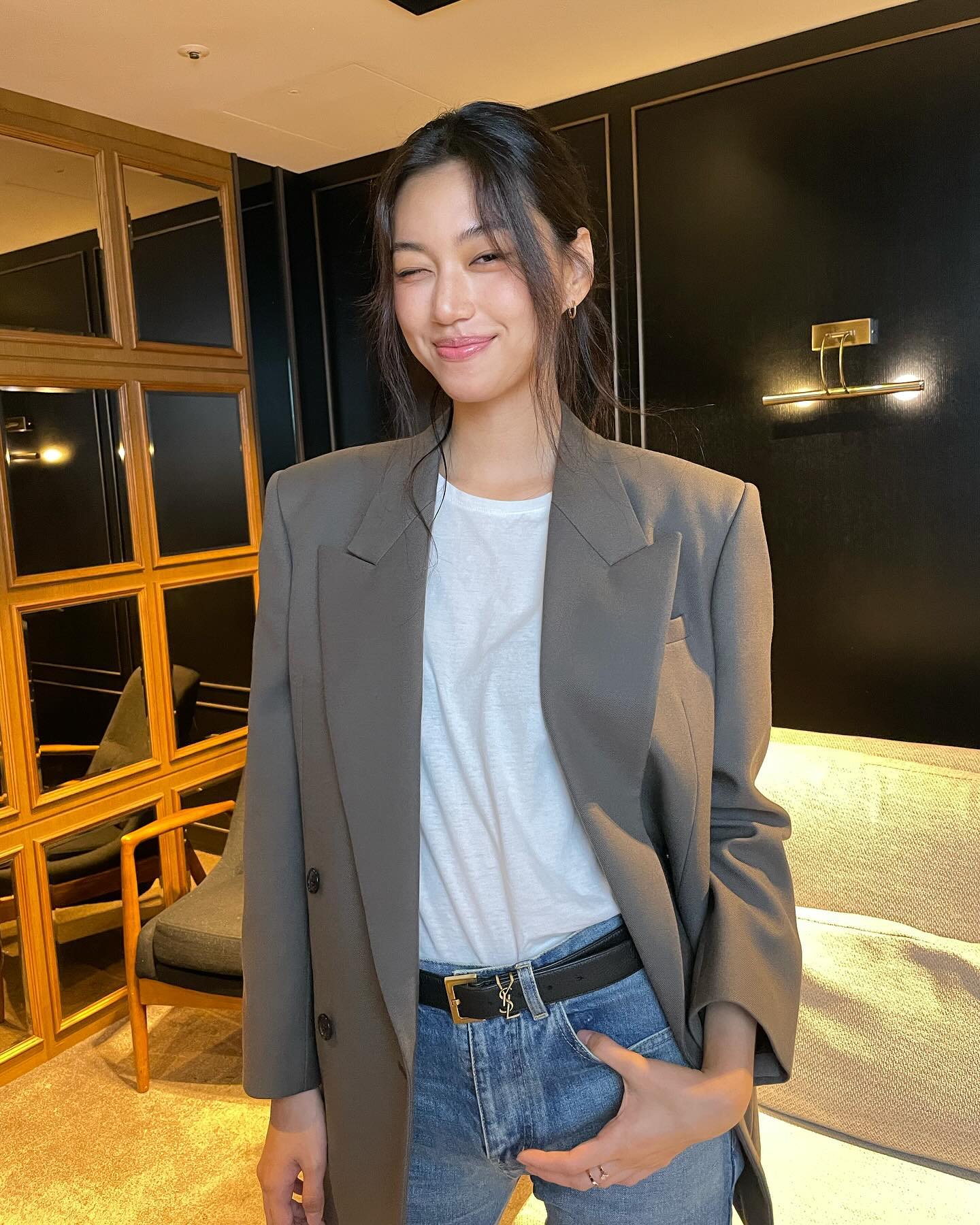 제일 어려운 부시시 헤어 달인🖤
김도연의 미니멀한 무드를 완성하는 헤어스타일 모음🌿 이미지7