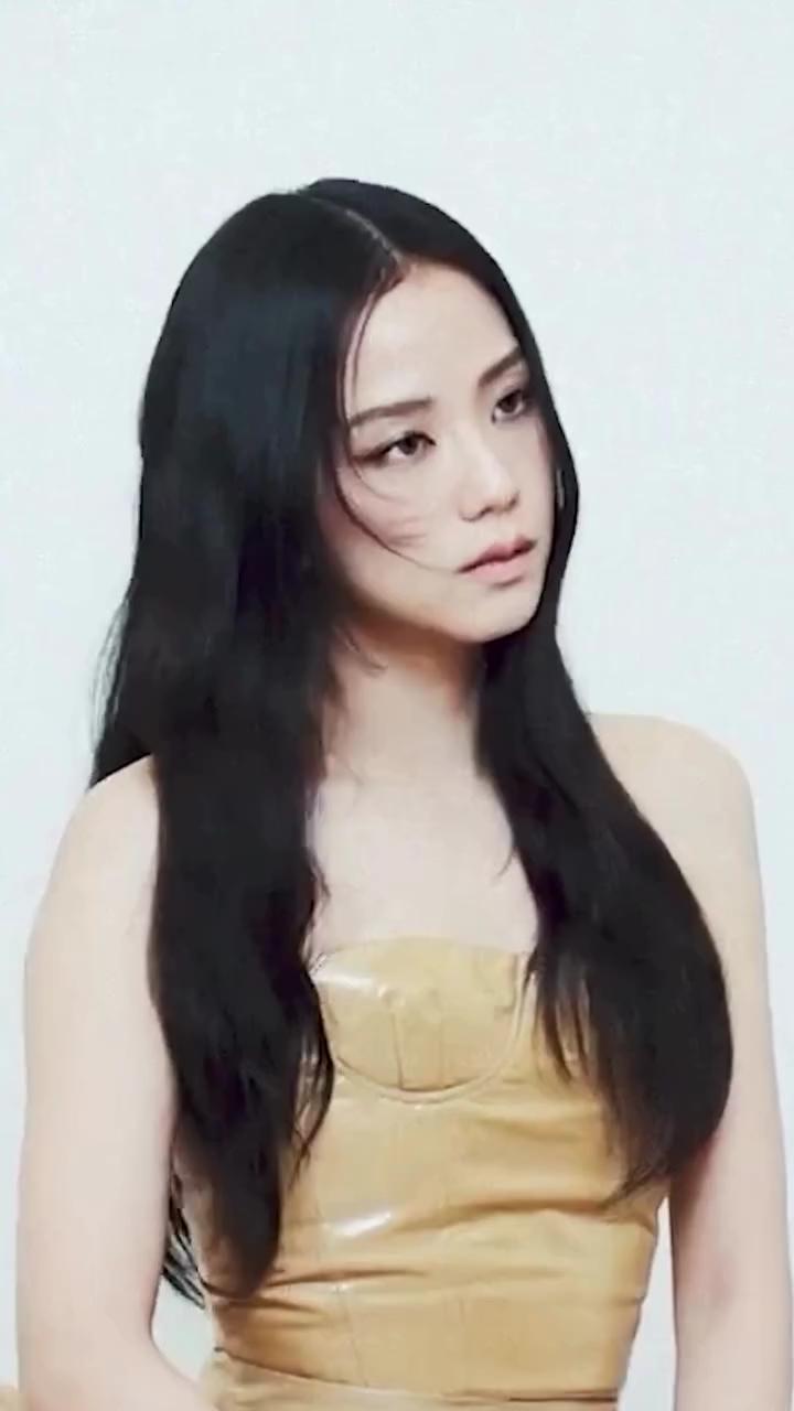 지수 공주님 화보 모먼트✨🌹디올뷰티, 까르띠에 촬영 비하인드 @넘예..😍 이미지