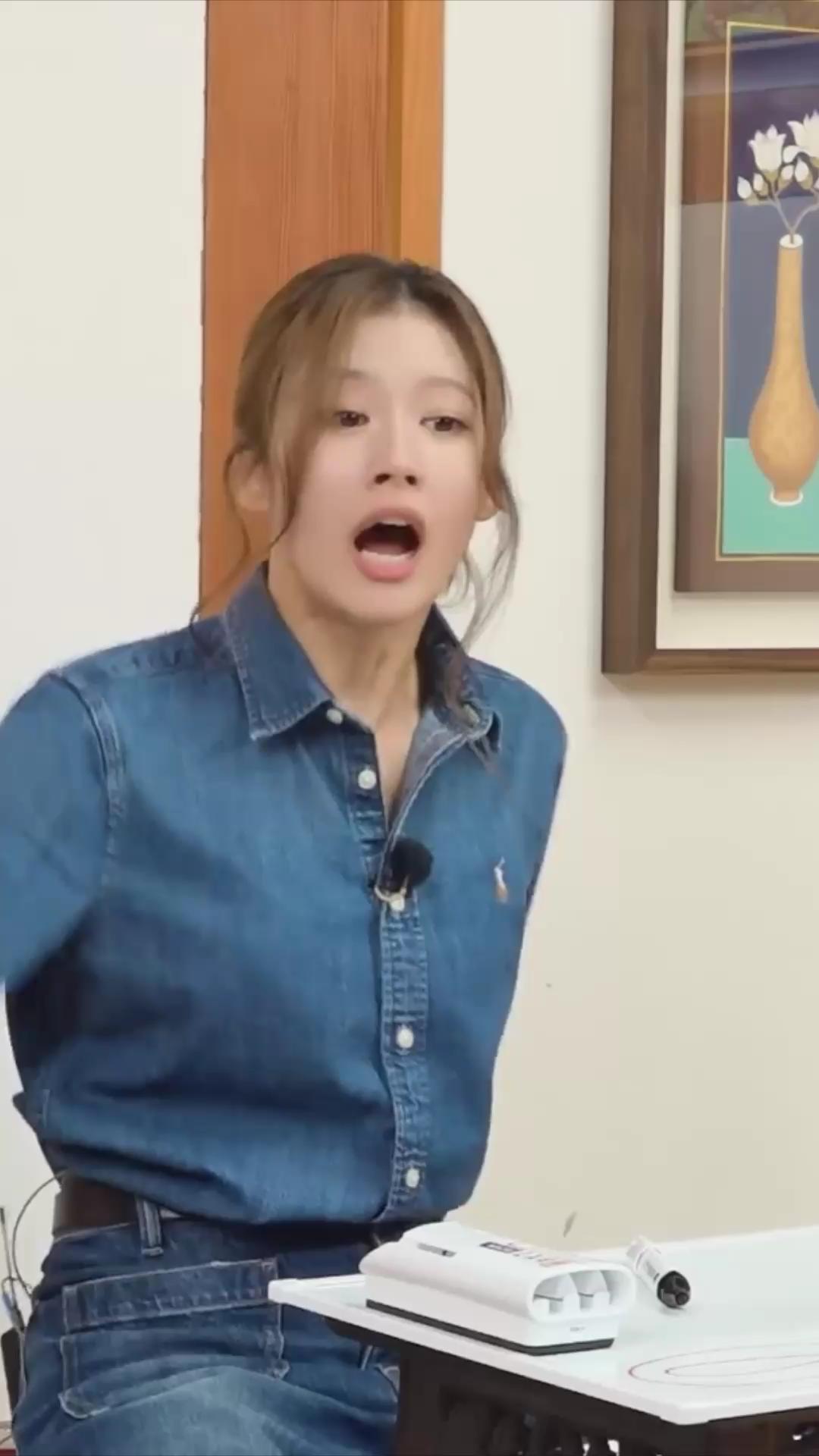 데님셔츠도 역시 폴로지💙🏇🏻
사나 데님 폴로셔츠 청청룩 미리 @챙겨두자👖 이미지