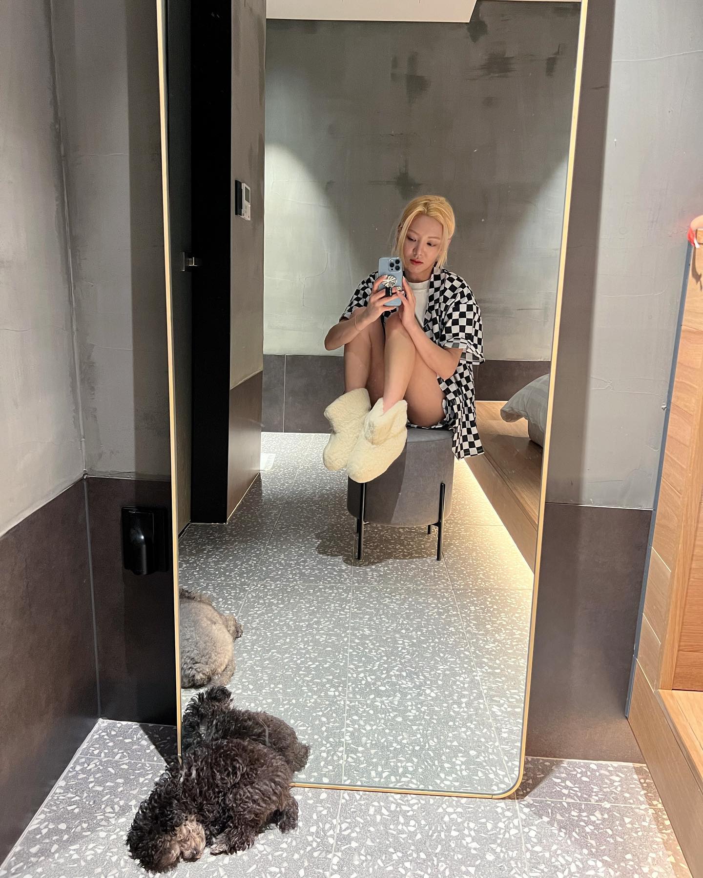털부츠로 발끝까지 따뜻하게🔥
시선 강탈 비주얼로 따뜻함까지 챙길 수 있는 겨울 필수템⛄️ 이미지