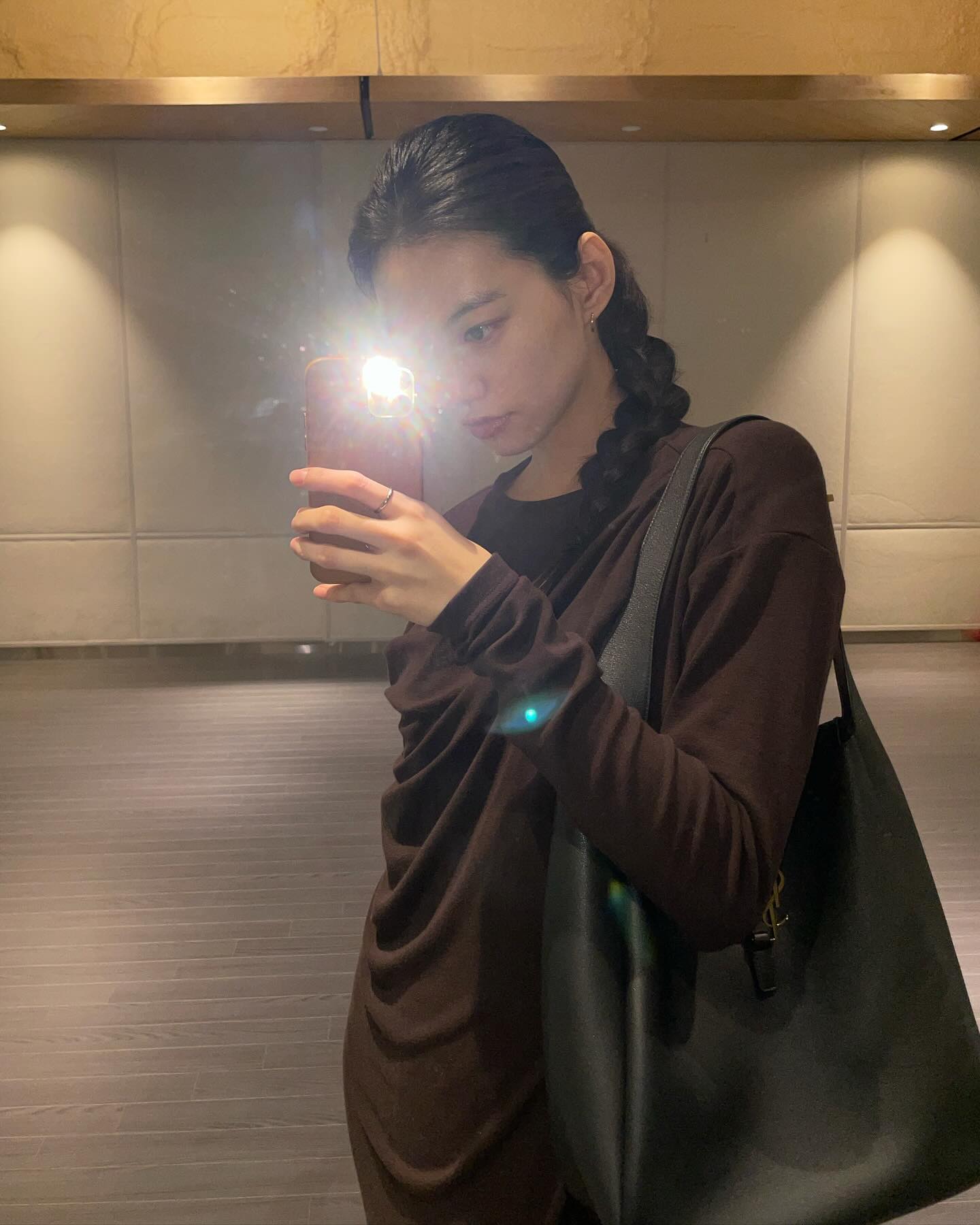 요즘 인기 많은 셀럽 픽 가방👜
김나영, 차정원, 김도연이 Pick한 생로랑 le 5 à 7 소프트 백✨ 이미지