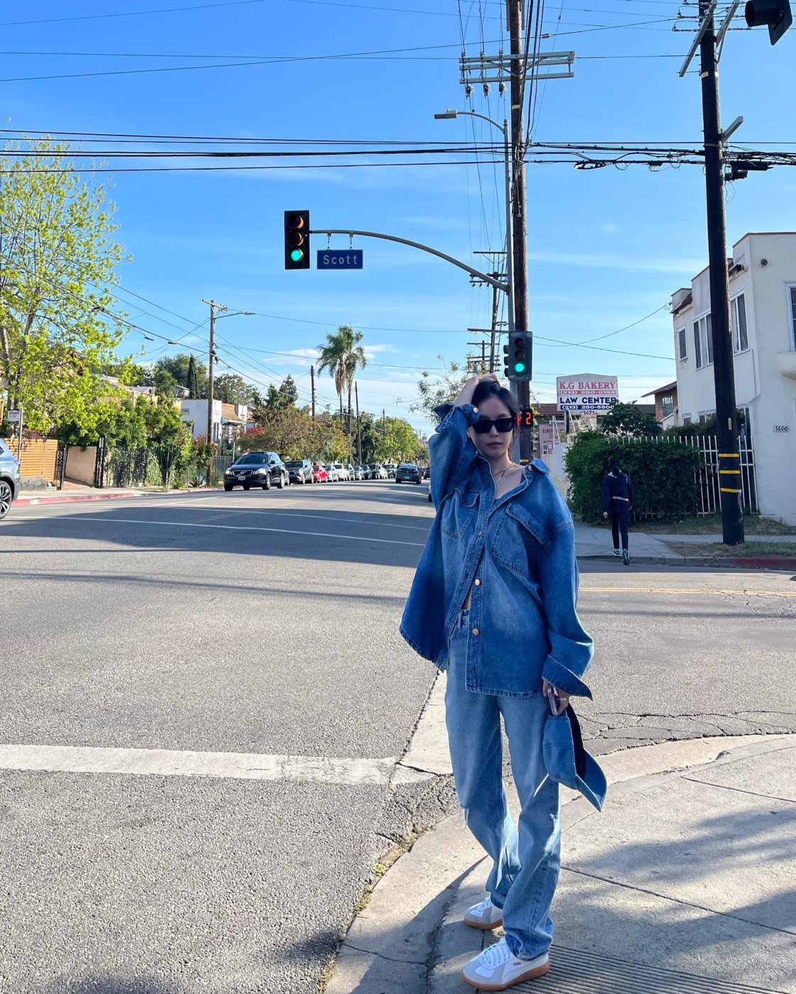 호불호 없는💙👖청청 코디 이미지9