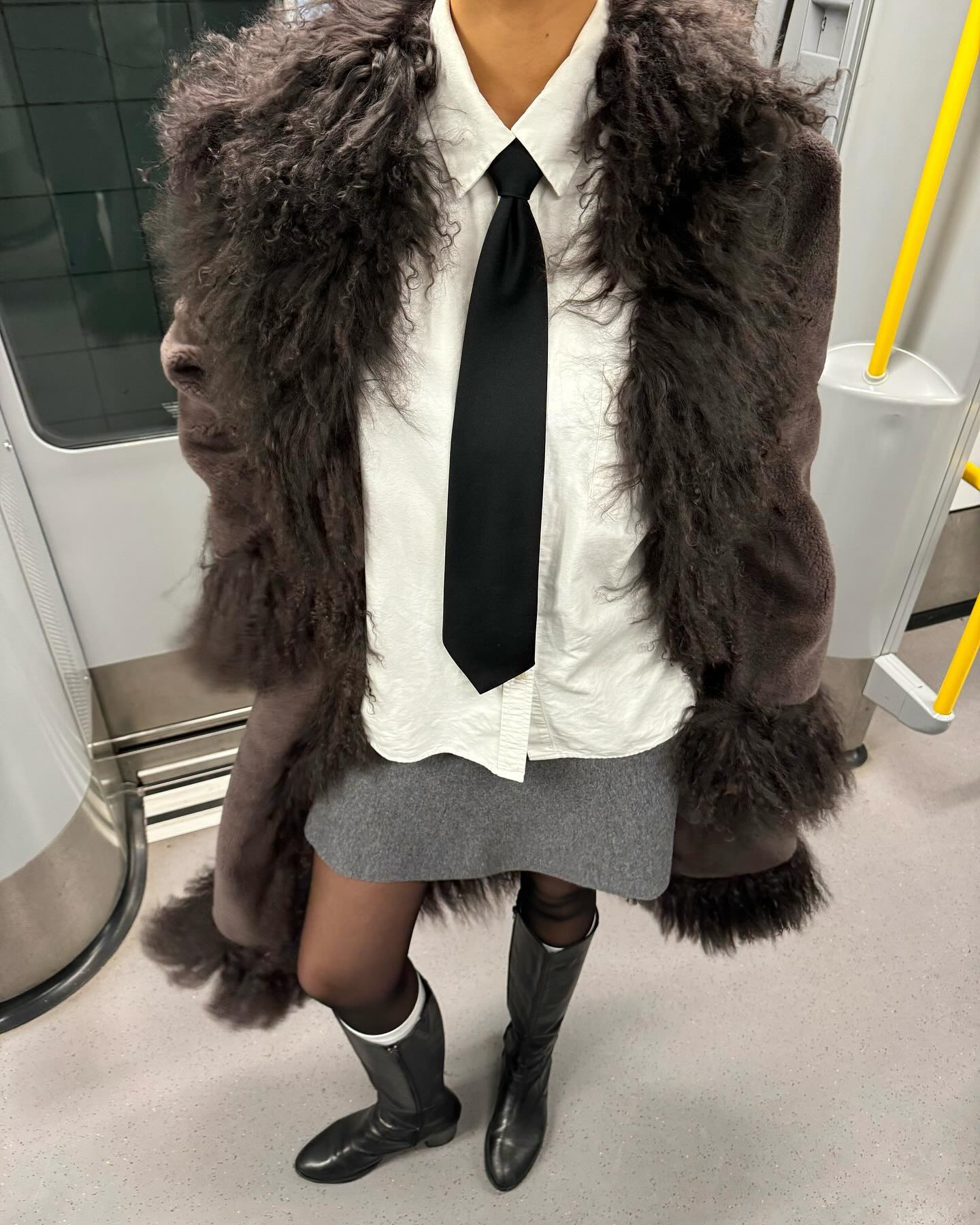 롱부츠는 이제 스테디 아이템👢🖤 이미지