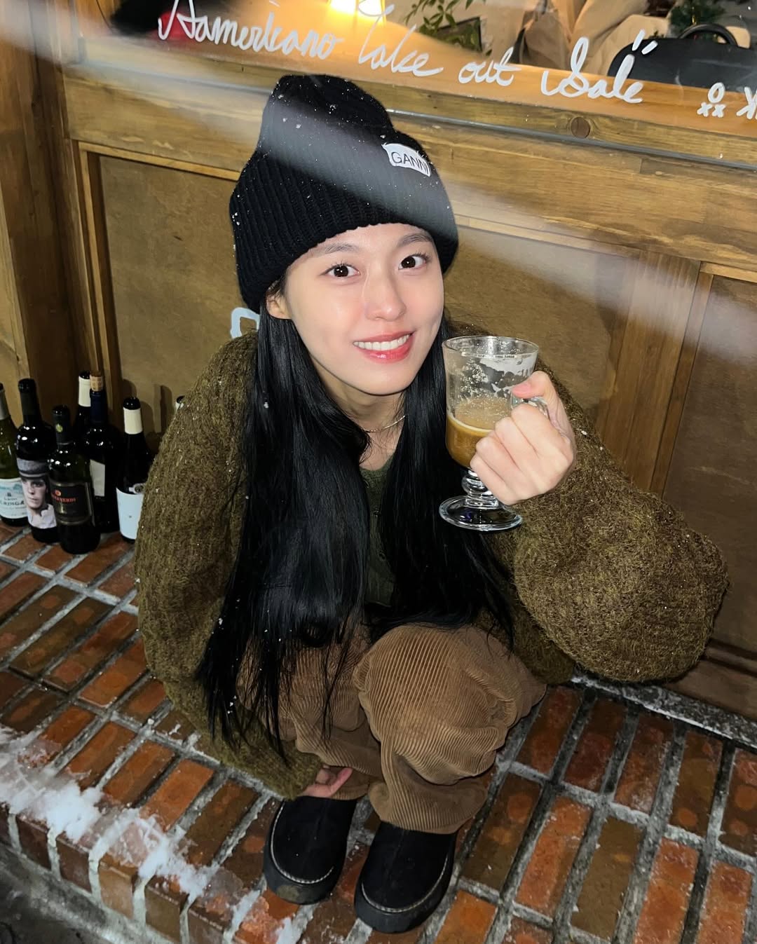 써먹기 좋은 청순 메이크업 꿀팁🍯
청순열매 먹은 듯한 메이크업의 공통점은 바짝 올린 속눈썹👀 이미지5