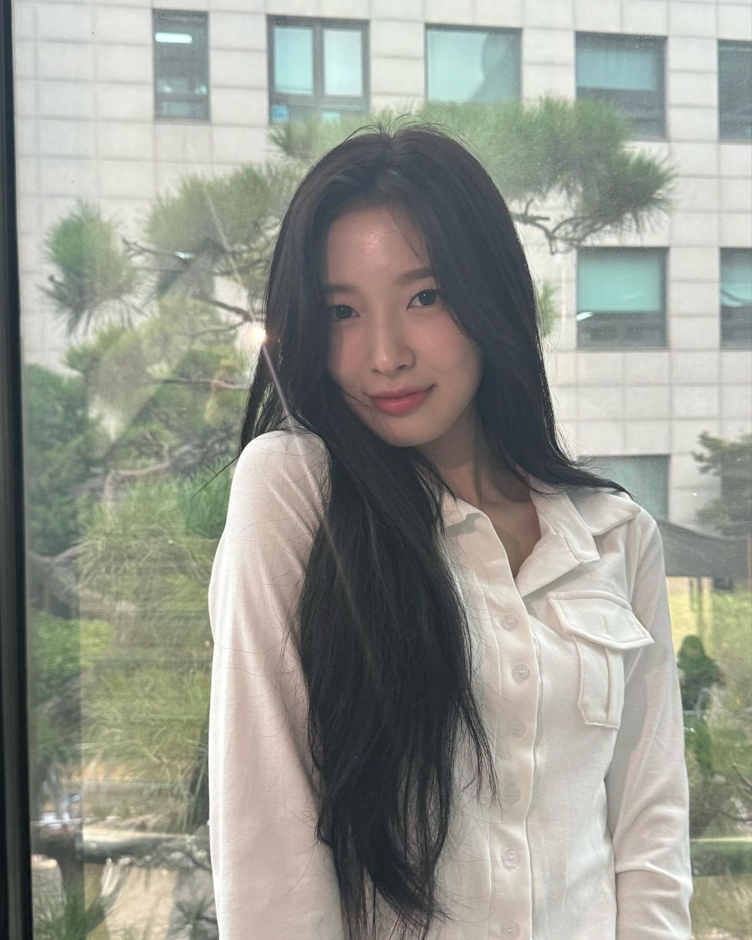 써먹기 좋은 청순 메이크업 꿀팁🍯
청순열매 먹은 듯한 메이크업의 공통점은 바짝 올린 속눈썹👀 이미지7