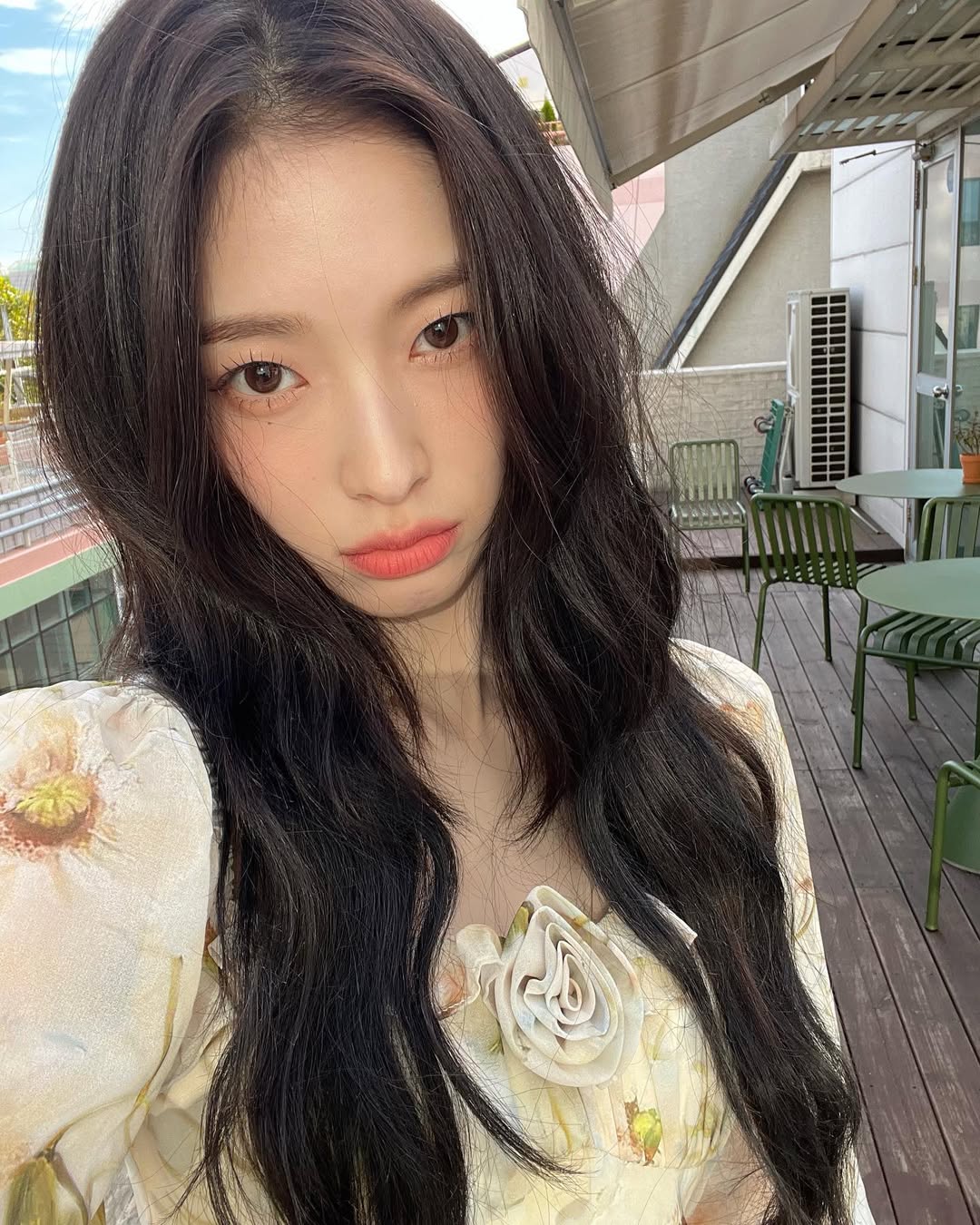 써먹기 좋은 청순 메이크업 꿀팁🍯
청순열매 먹은 듯한 메이크업의 공통점은 바짝 올린 속눈썹👀 이미지
