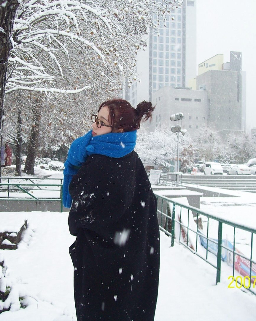 지금 눈와요❄️맘껏 즐기시되, 눈길 조심하기☃️🤍 이미지6