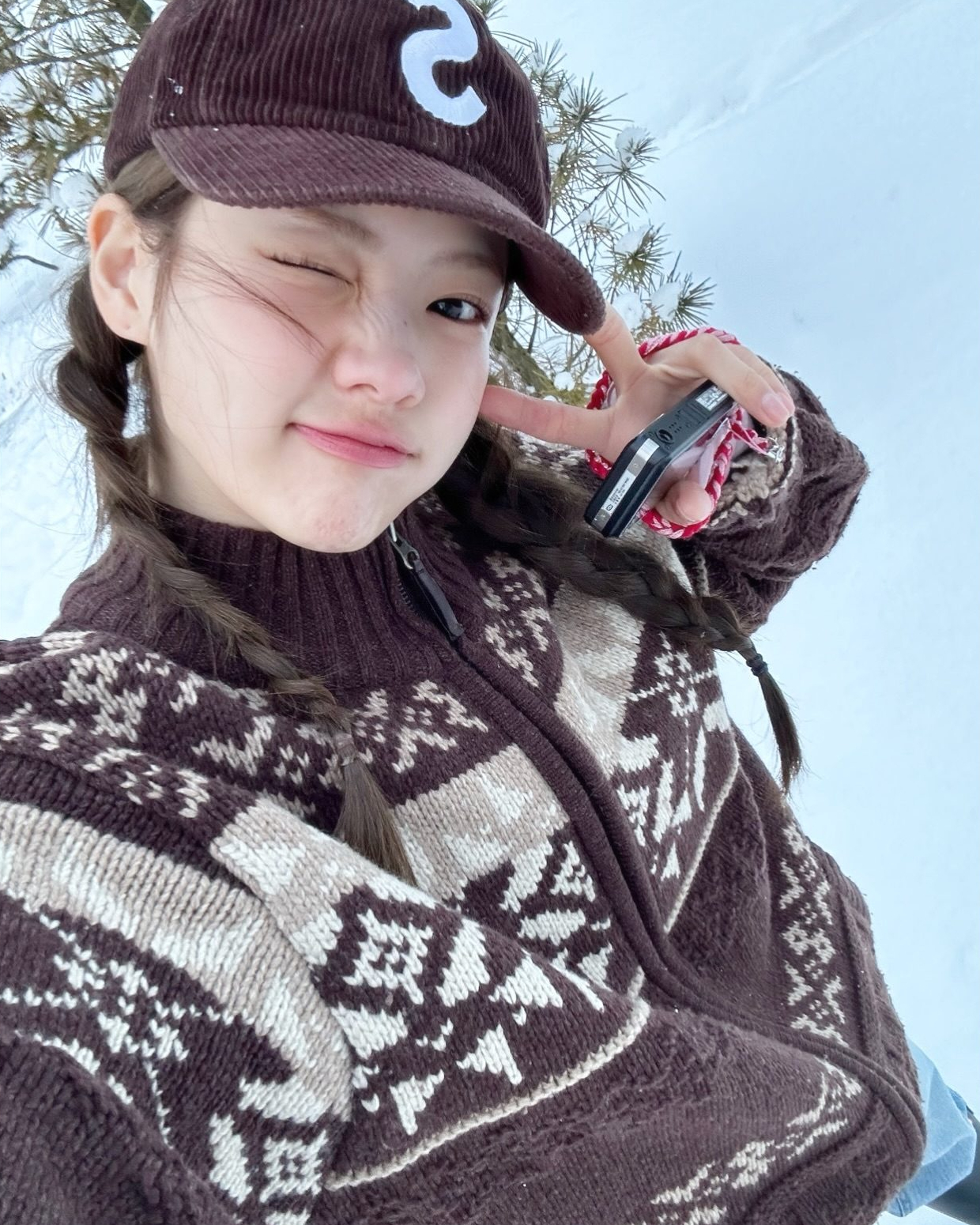 지금 눈와요❄️맘껏 즐기시되, 눈길 조심하기☃️🤍 이미지